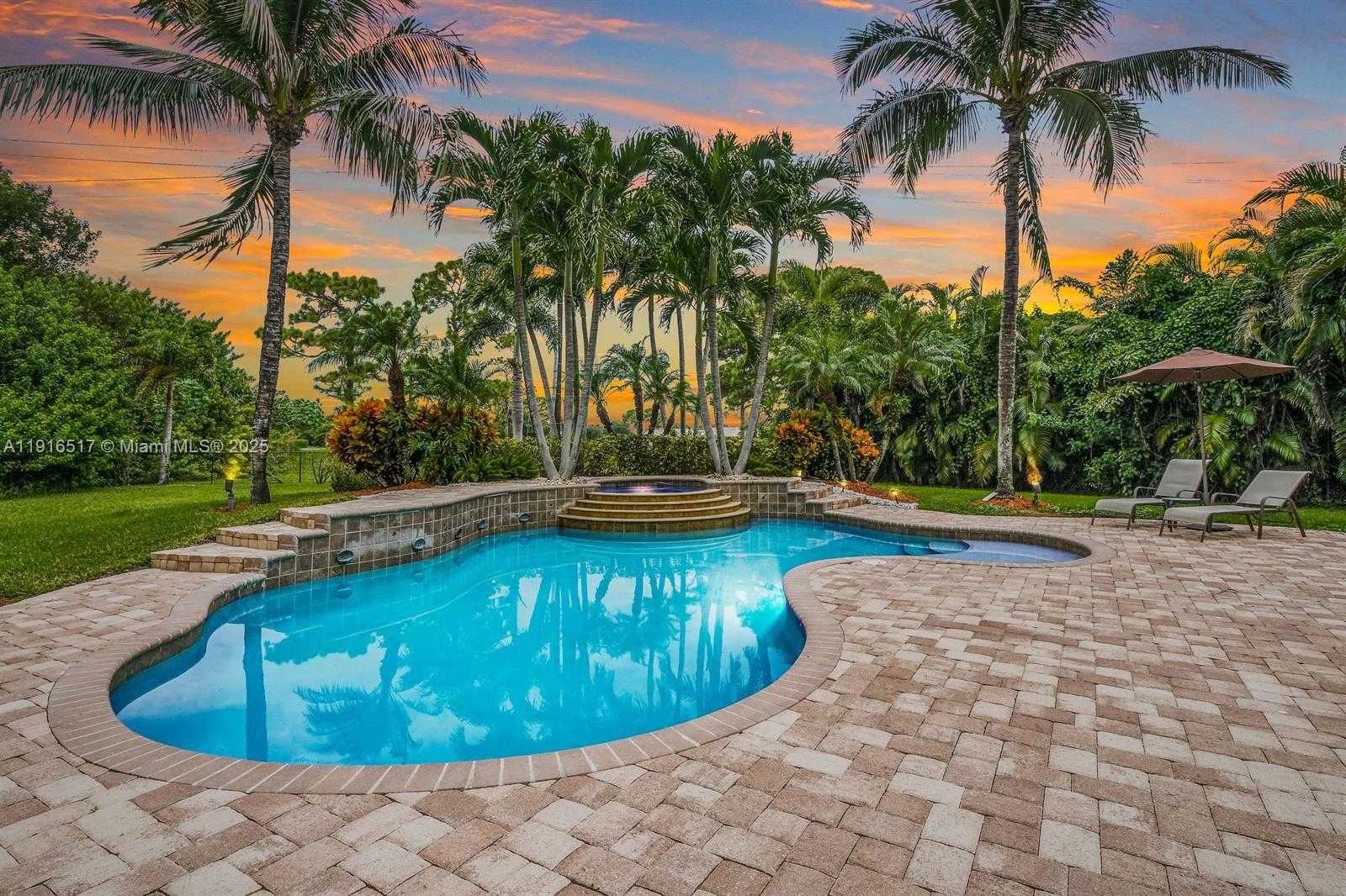 Small Image of 352 KINGFISHER DR, Jupiter Number 20