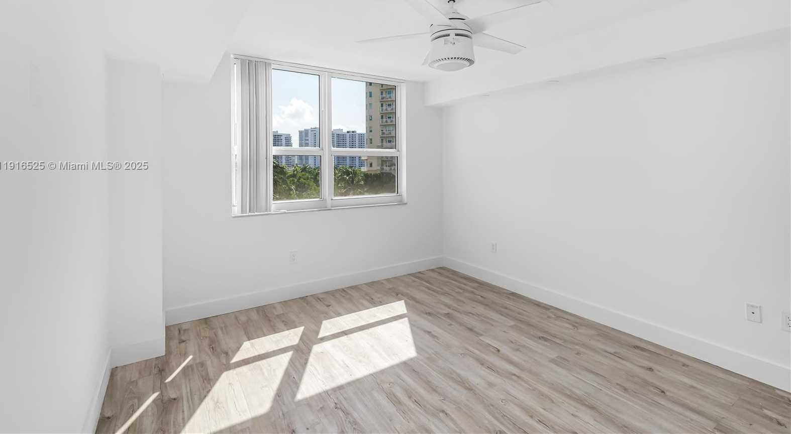 Small Image of 19501 WEST COUNTRY CLUB DR #515, Aventura Number 12