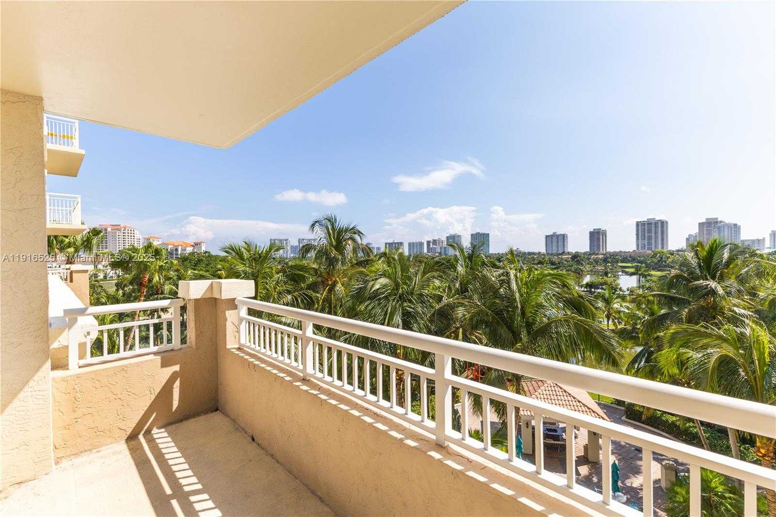 Small Image of 19501 WEST COUNTRY CLUB DR #515, Aventura Number 16