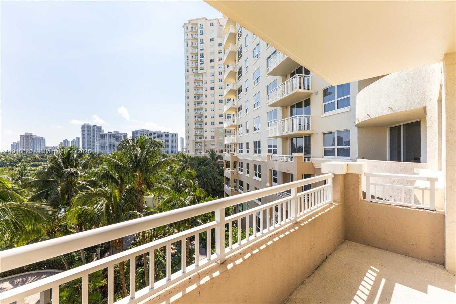 Small Image of 19501 WEST COUNTRY CLUB DR #515, Aventura Number 17