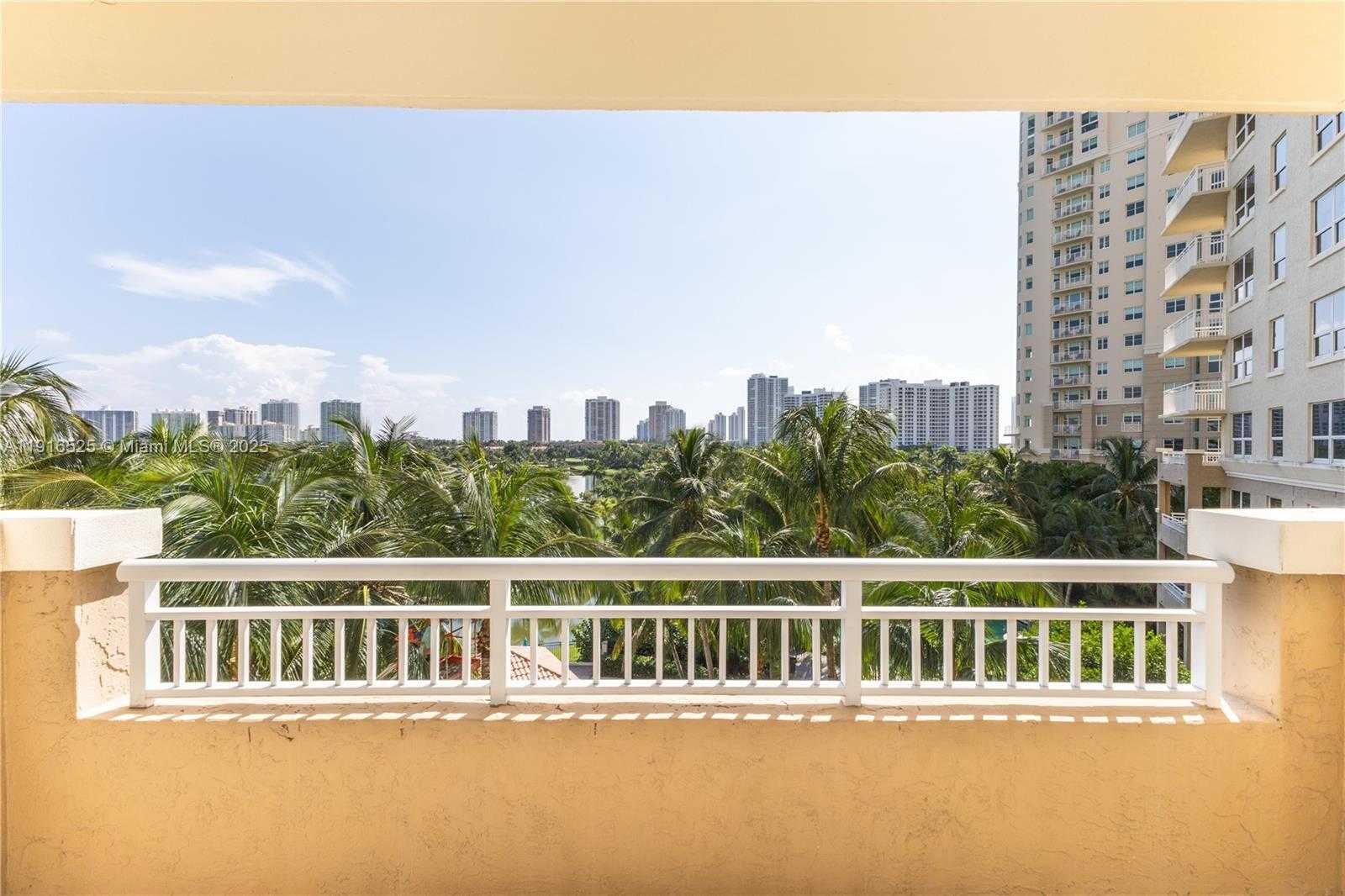 Small Image of 19501 WEST COUNTRY CLUB DR #515, Aventura Number 18