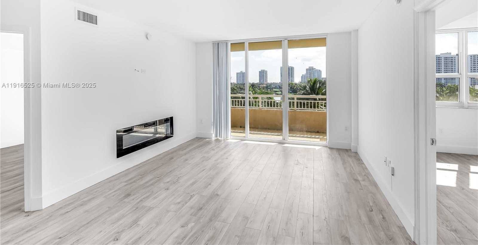 Small Image of 19501 WEST COUNTRY CLUB DR #515, Aventura Number 2