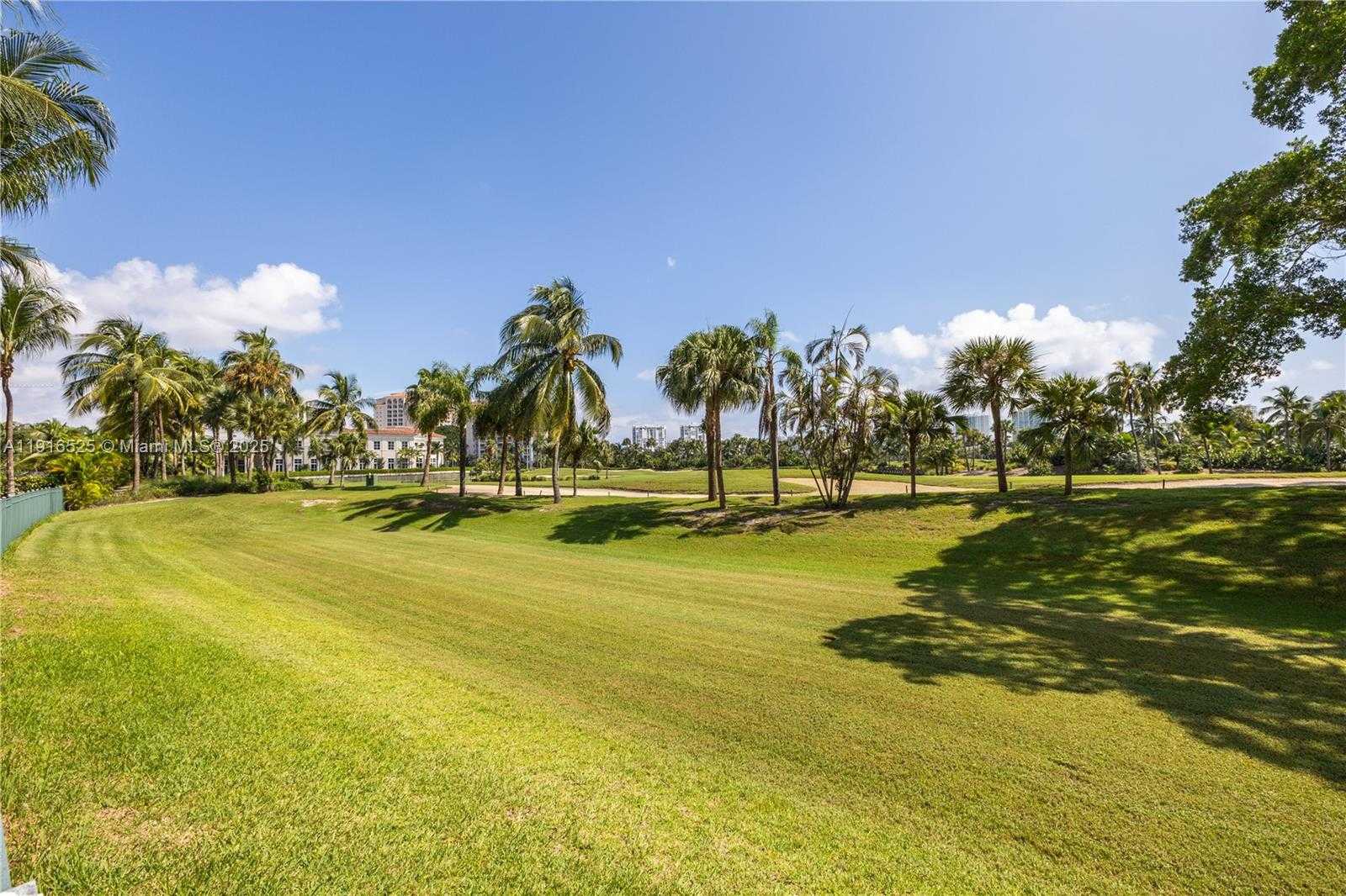 Small Image of 19501 WEST COUNTRY CLUB DR #515, Aventura Number 27