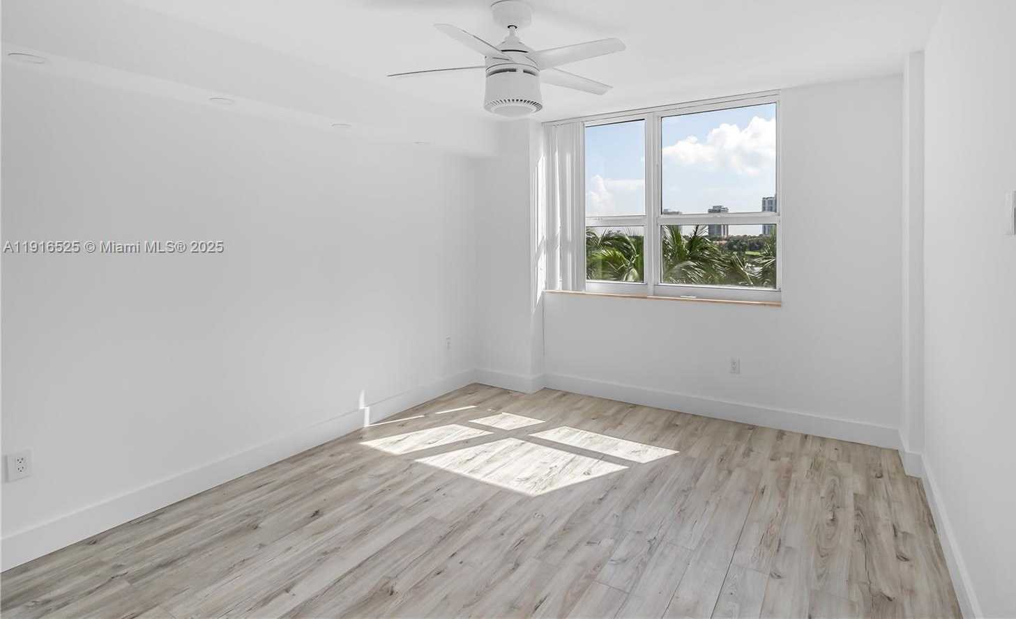 Small Image of 19501 WEST COUNTRY CLUB DR #515, Aventura Number 8