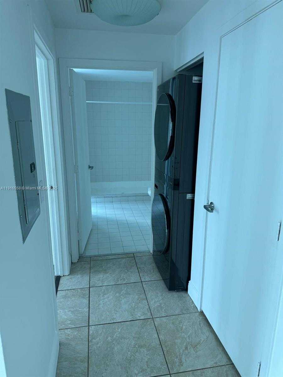 Small Image of 888 BISCAYNE BLVD #2801, Miami Number 12