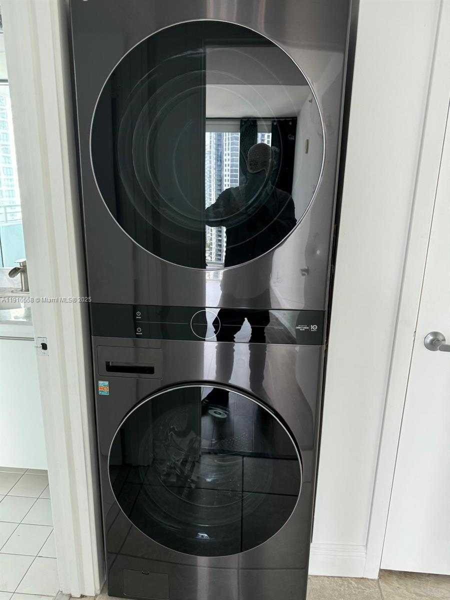 Small Image of 888 BISCAYNE BLVD #2801, Miami Number 13