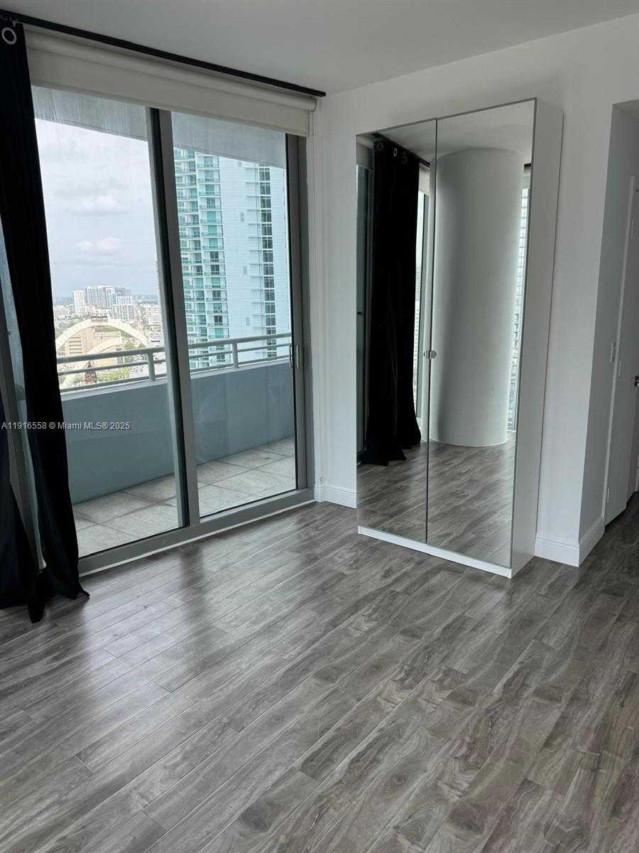 Small Image of 888 BISCAYNE BLVD #2801, Miami Number 15