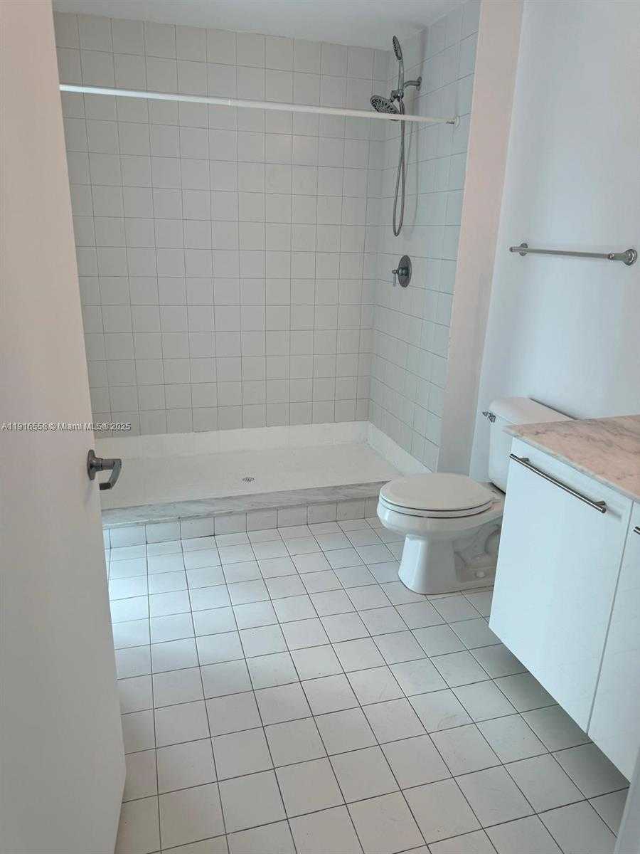 Small Image of 888 BISCAYNE BLVD #2801, Miami Number 17