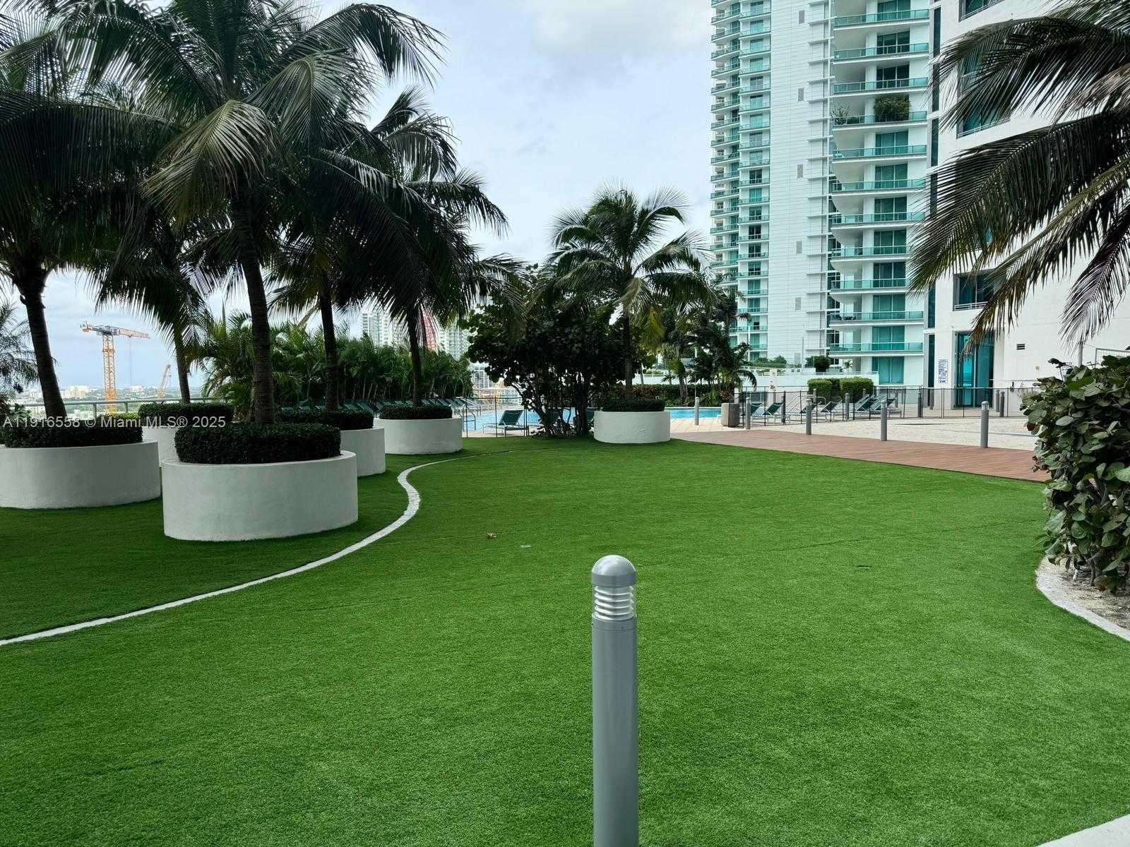 Small Image of 888 BISCAYNE BLVD #2801, Miami Number 20