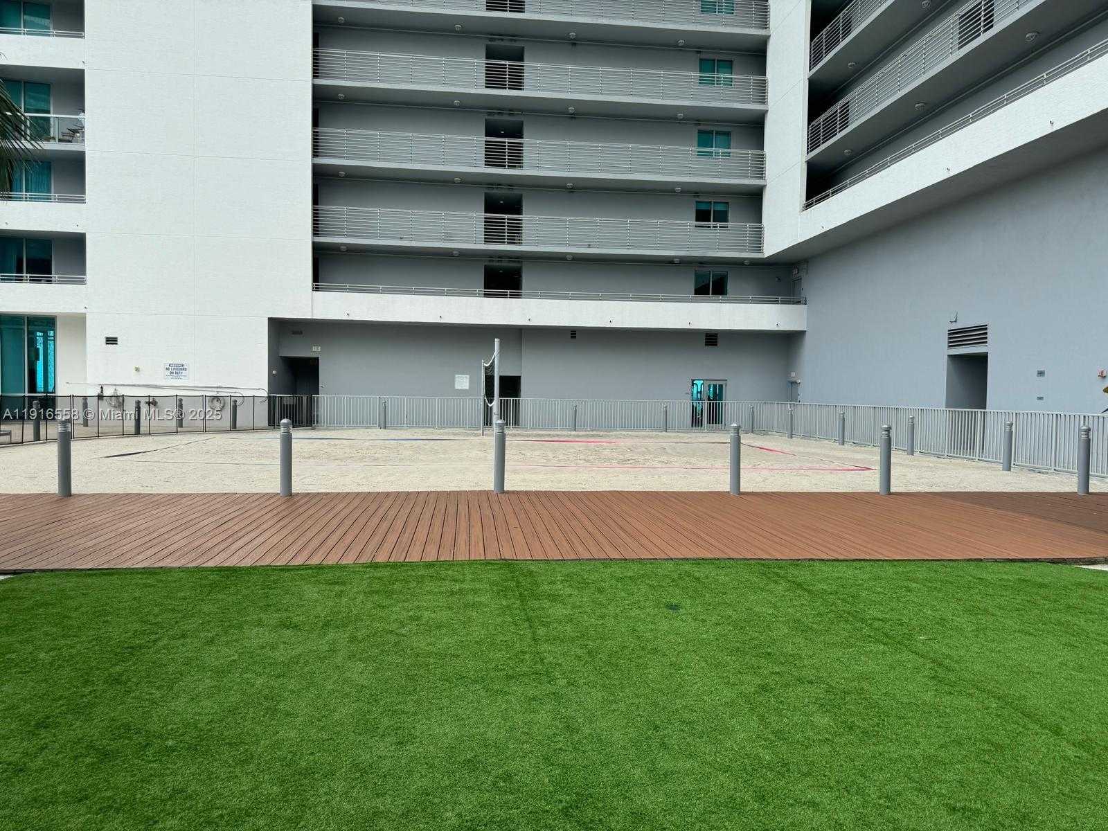 Small Image of 888 BISCAYNE BLVD #2801, Miami Number 23