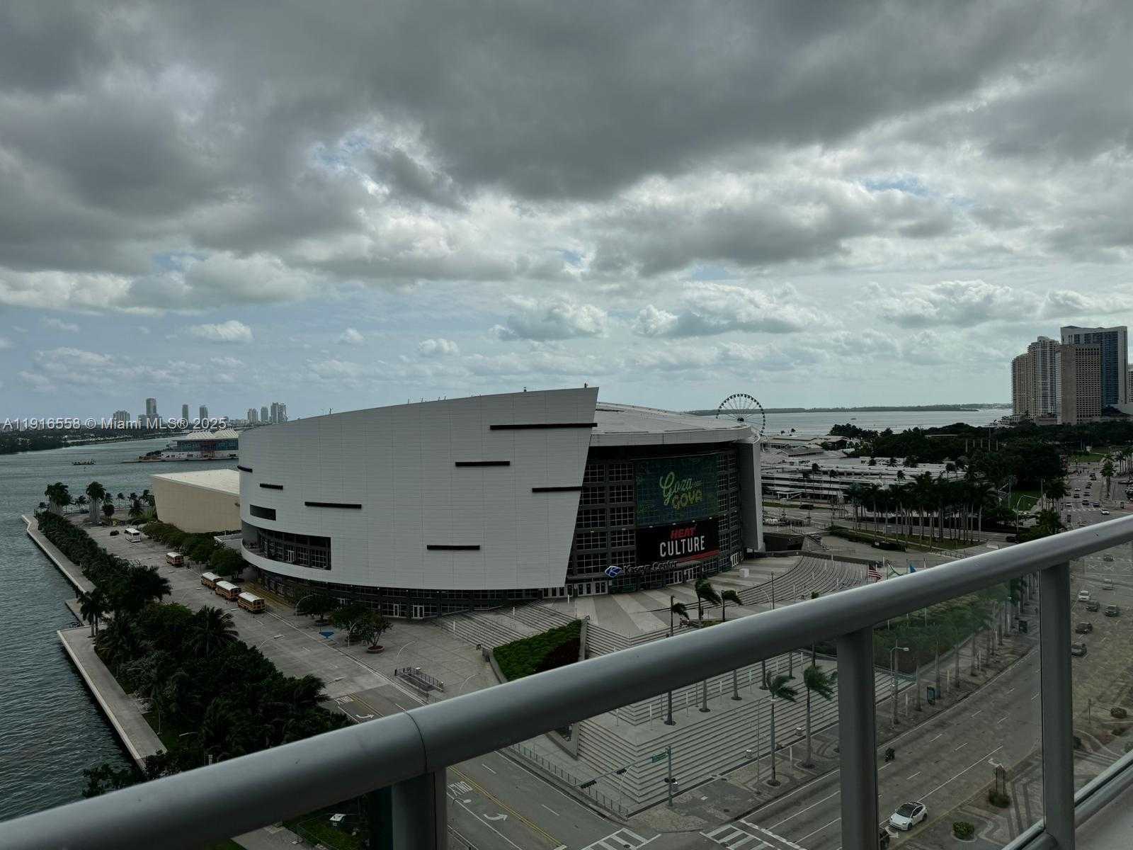 Small Image of 888 BISCAYNE BLVD #2801, Miami Number 31