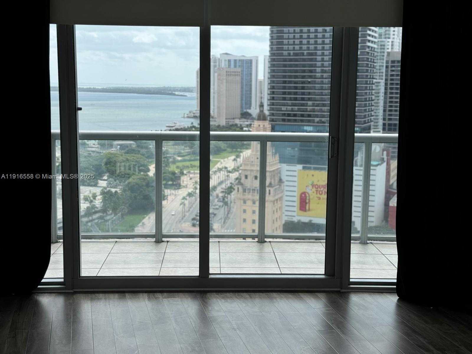 Small Image of 888 BISCAYNE BLVD #2801, Miami Number 7