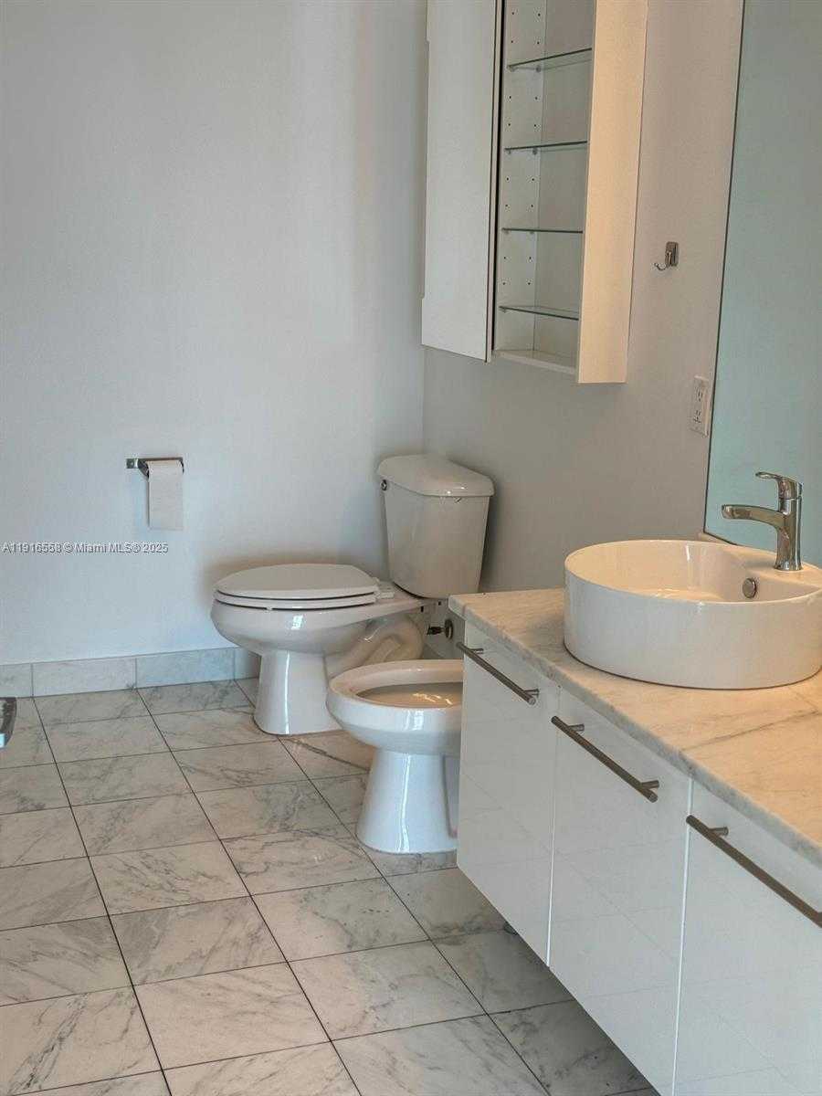 Small Image of 888 BISCAYNE BLVD #2801, Miami Number 8