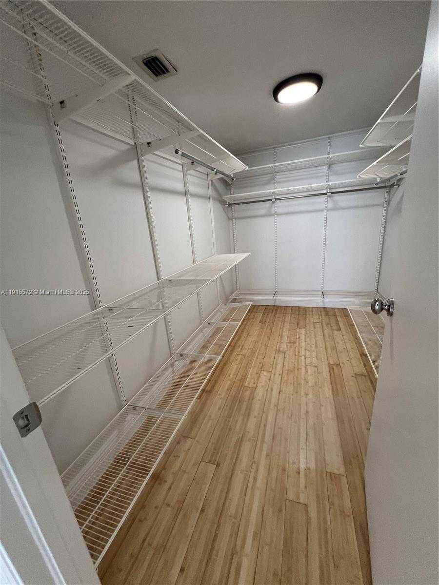 Small Image of 5600 COLLINS AVE #17T, Miami Beach Number 28