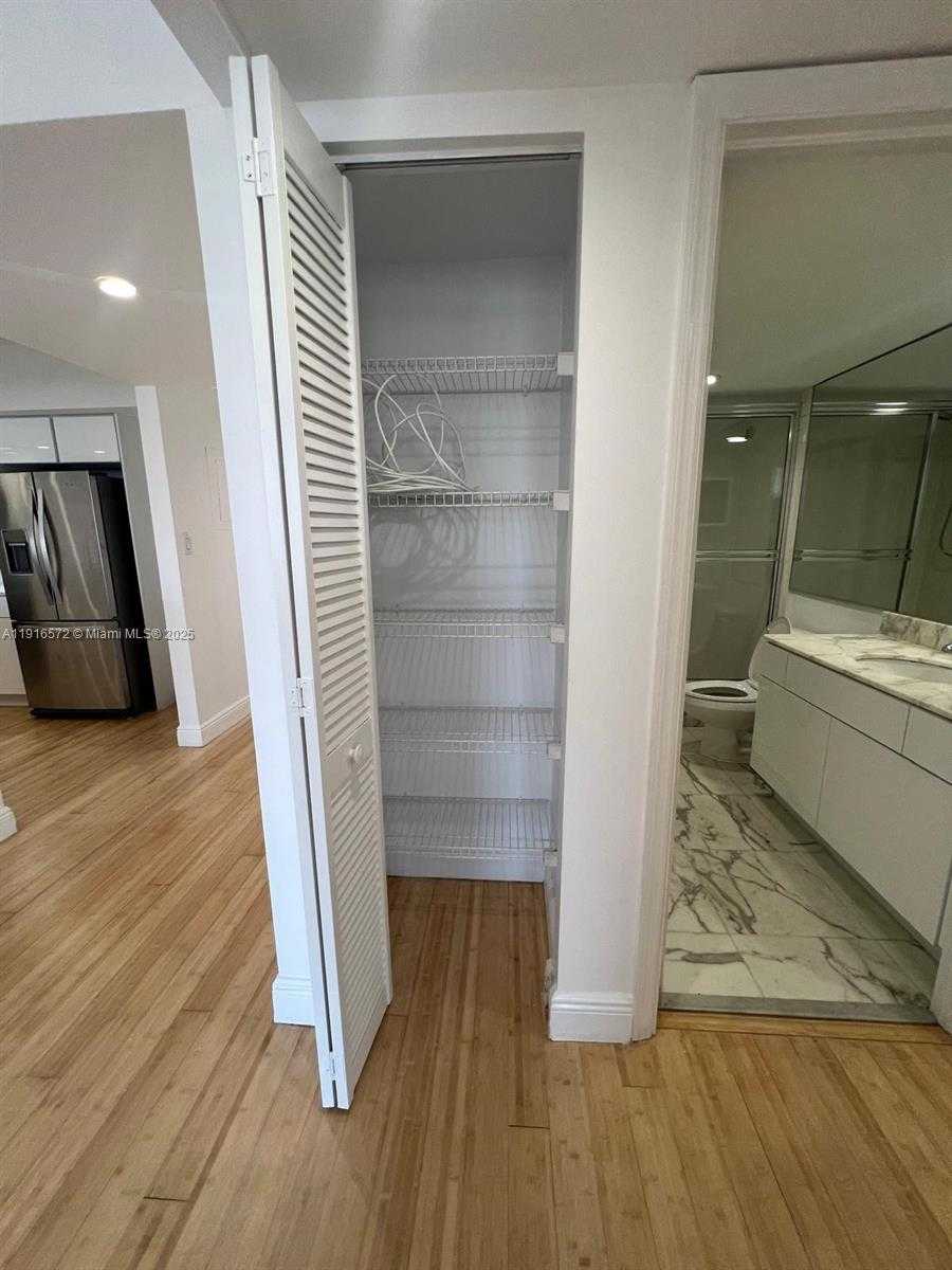 Small Image of 5600 COLLINS AVE #17T, Miami Beach Number 29