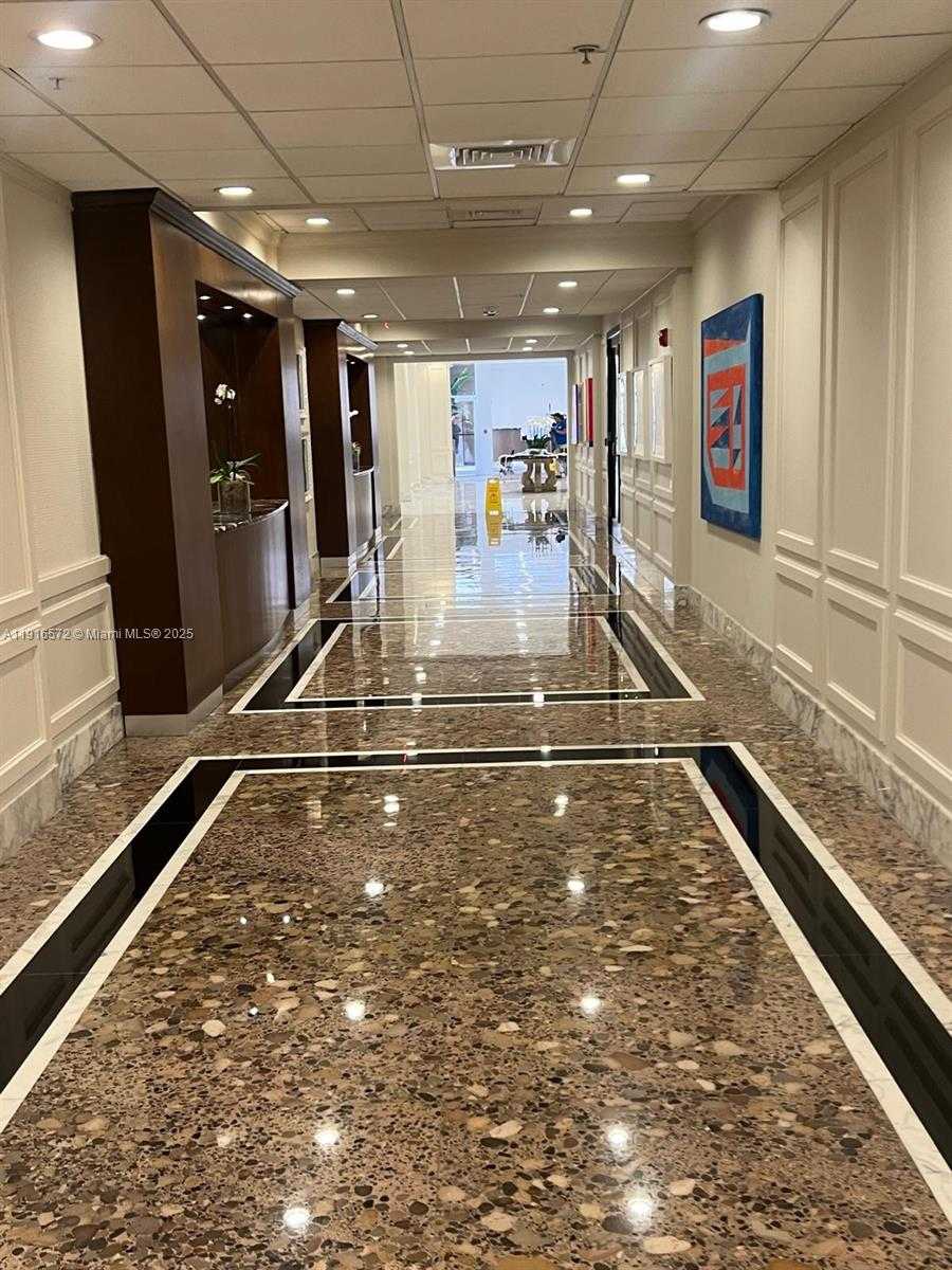 Small Image of 5600 COLLINS AVE #17T, Miami Beach Number 77