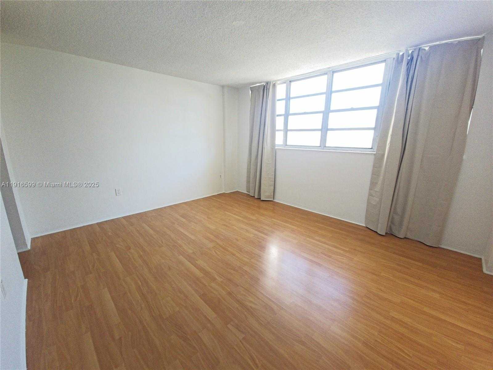 Small Image of 800 WEST AVE #528, Miami Beach Number 15