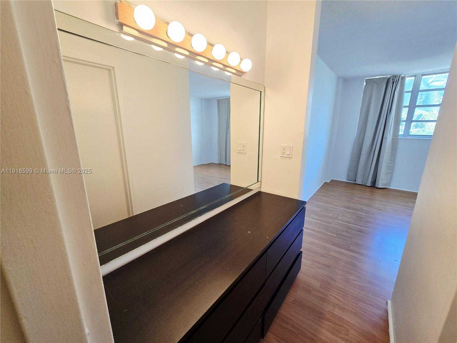 Small Image of 800 WEST AVE #528, Miami Beach Number 16