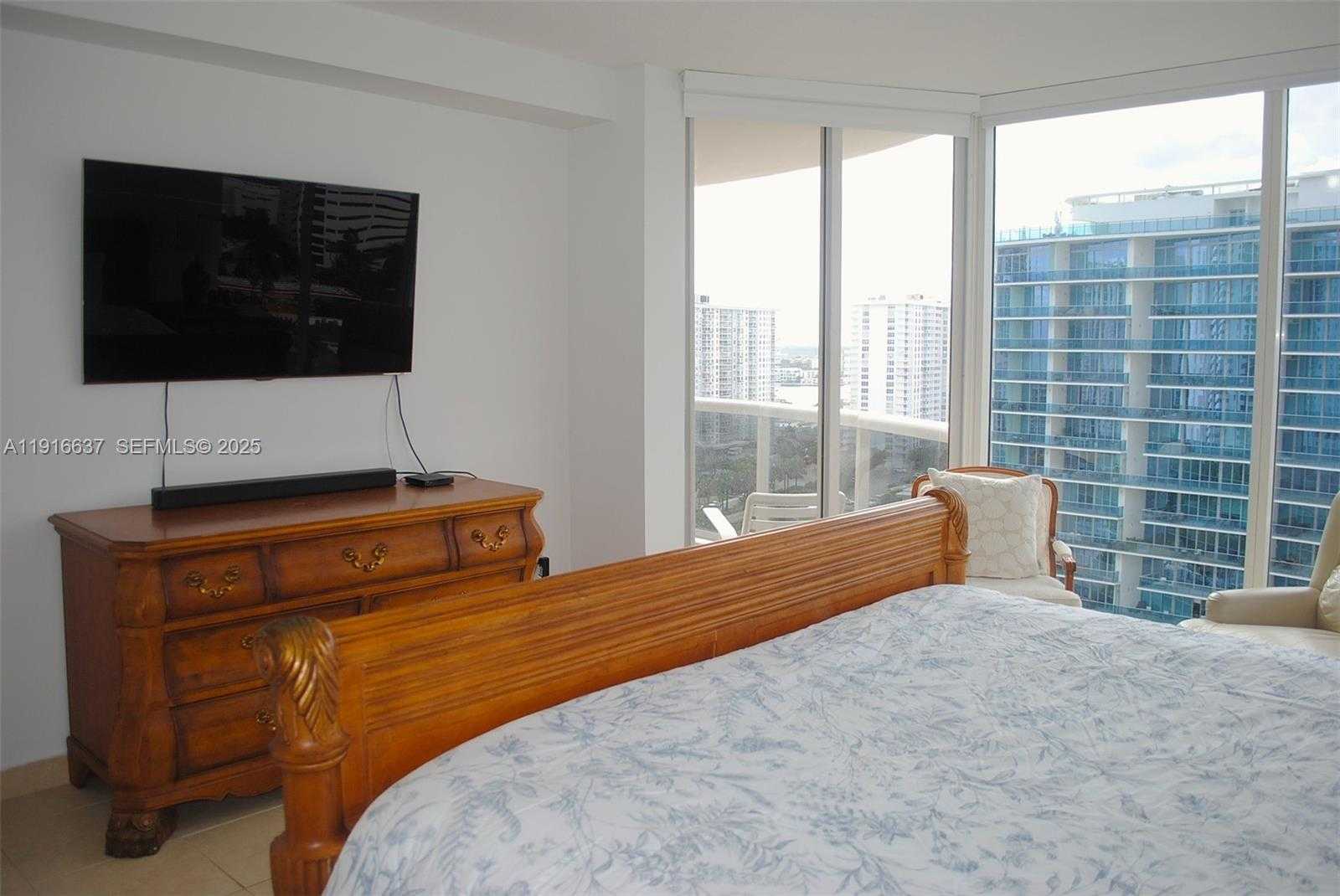 Imagen de Pequeño Objeto