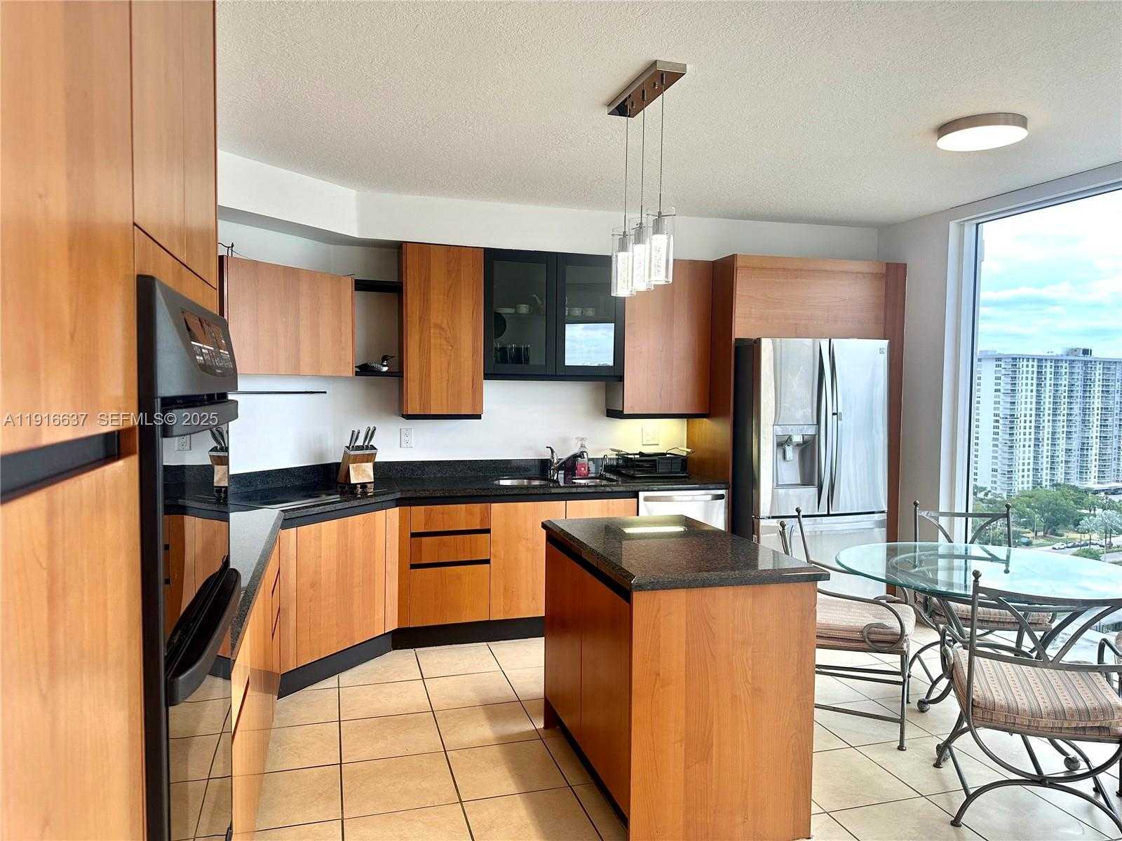 Imagen de Pequeño Objeto