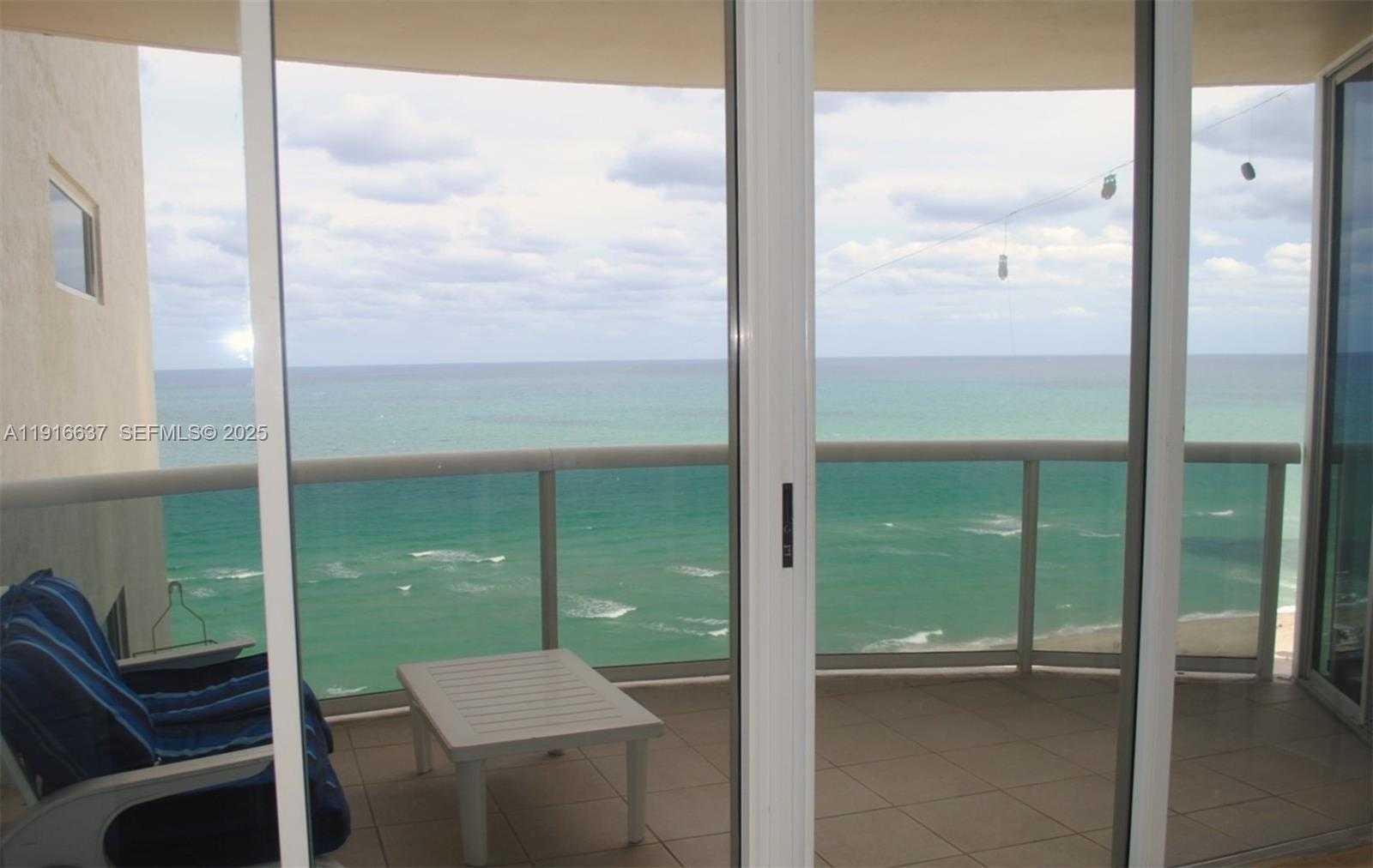 Imagen de Pequeño Objeto