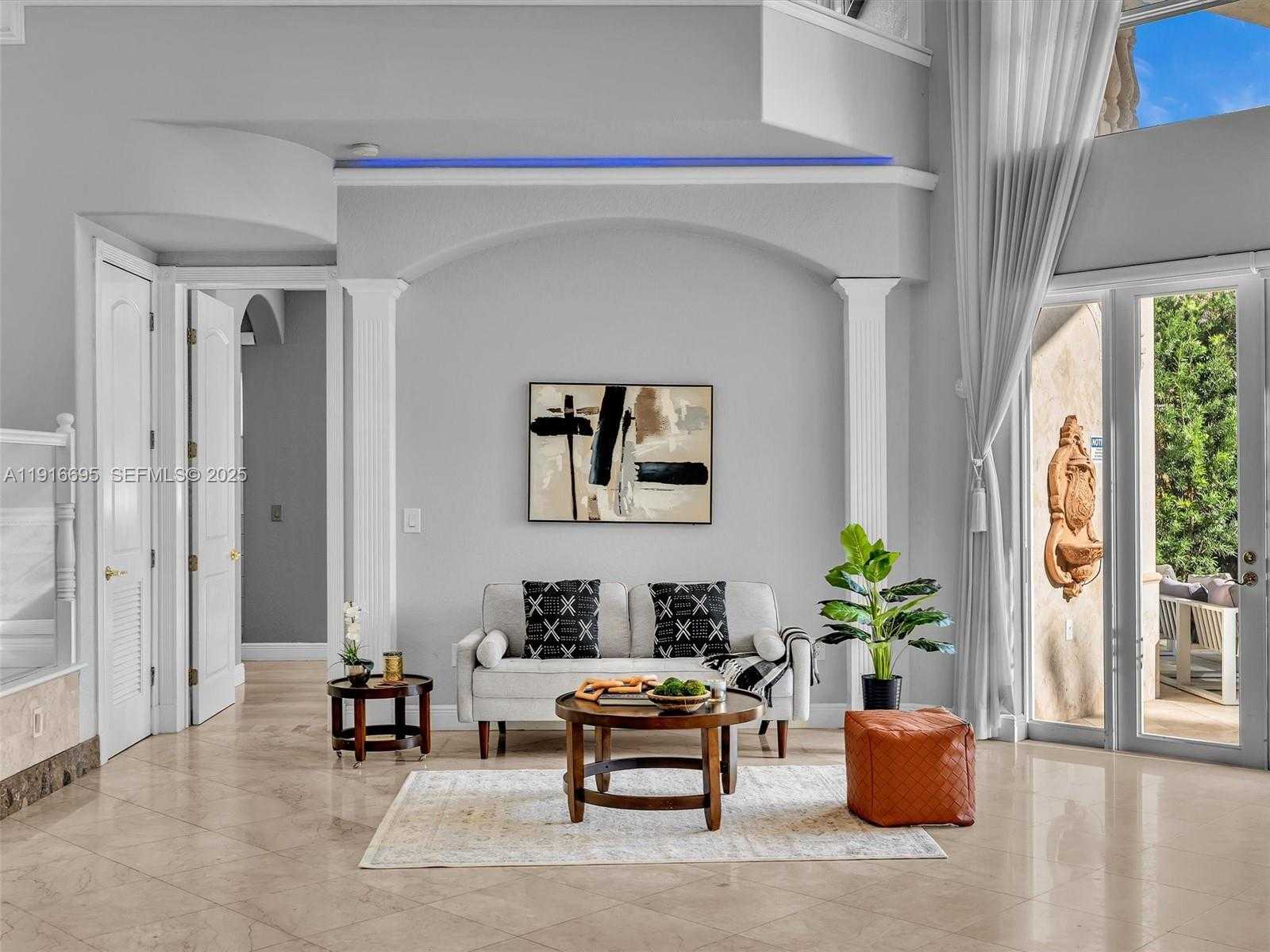 Small Image of 922 WASHINGTON ST, Hollywood Number 10