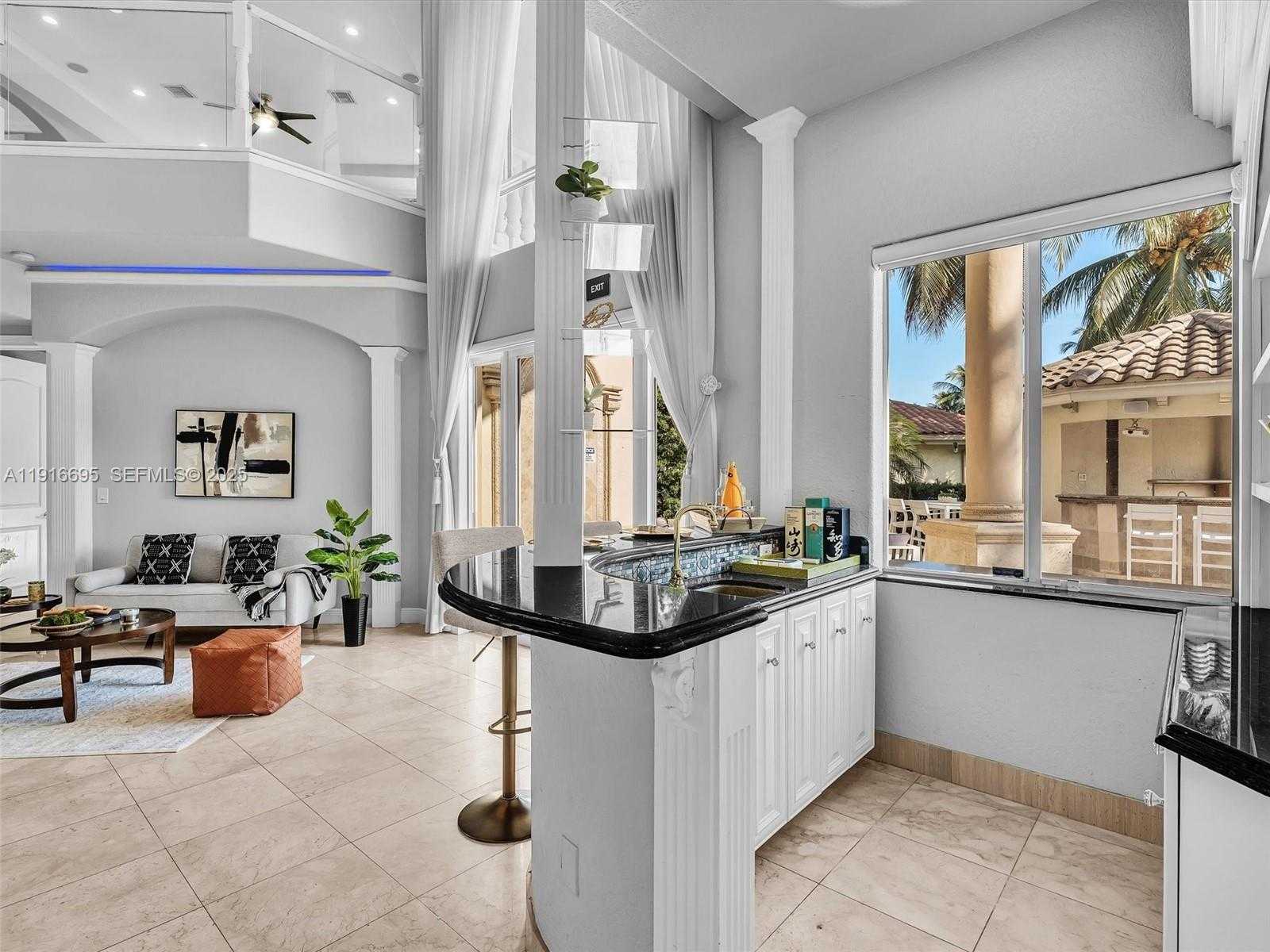 Small Image of 922 WASHINGTON ST, Hollywood Number 15