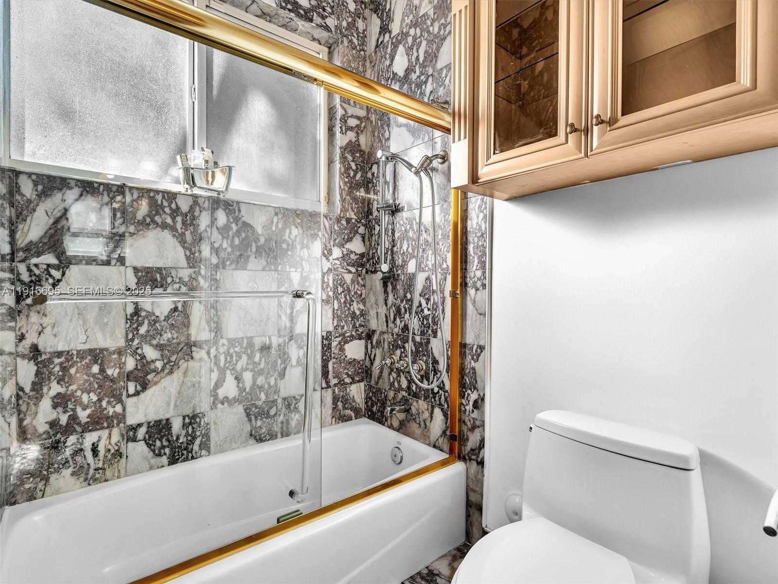 Small Image of 922 WASHINGTON ST, Hollywood Number 38