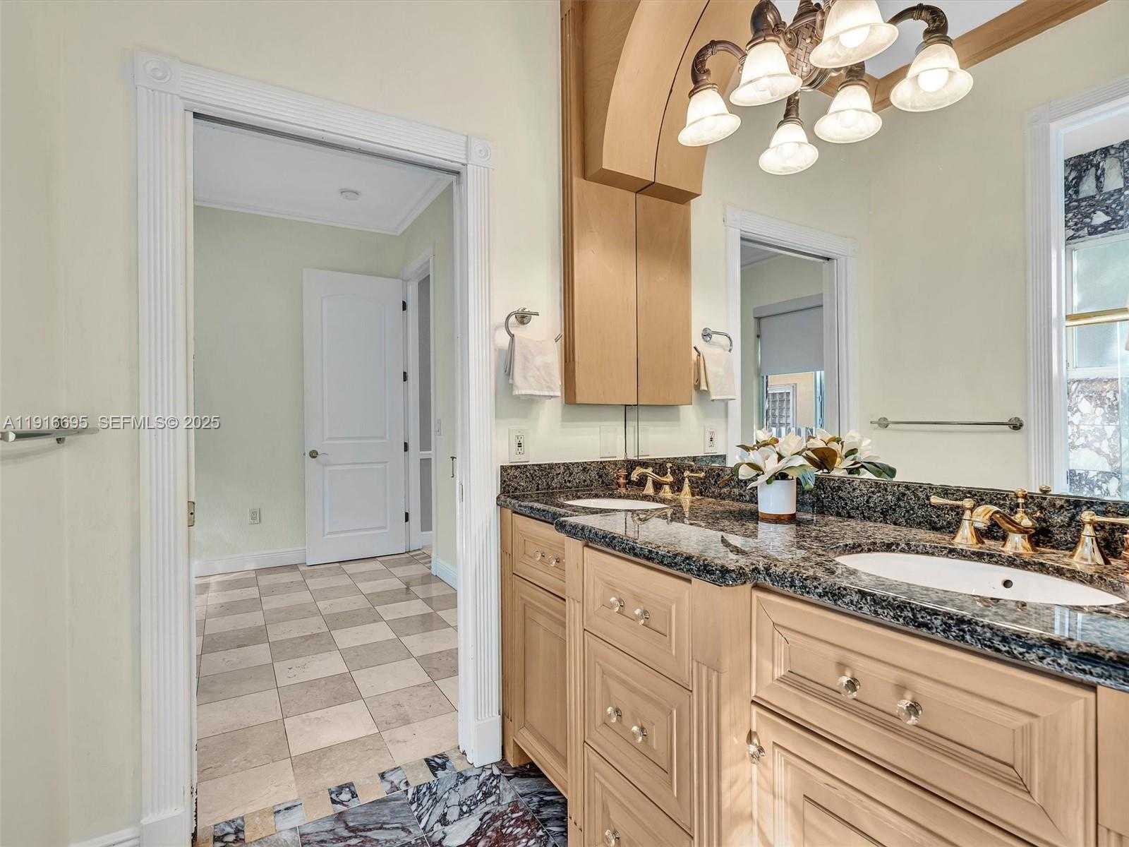 Small Image of 922 WASHINGTON ST, Hollywood Number 39