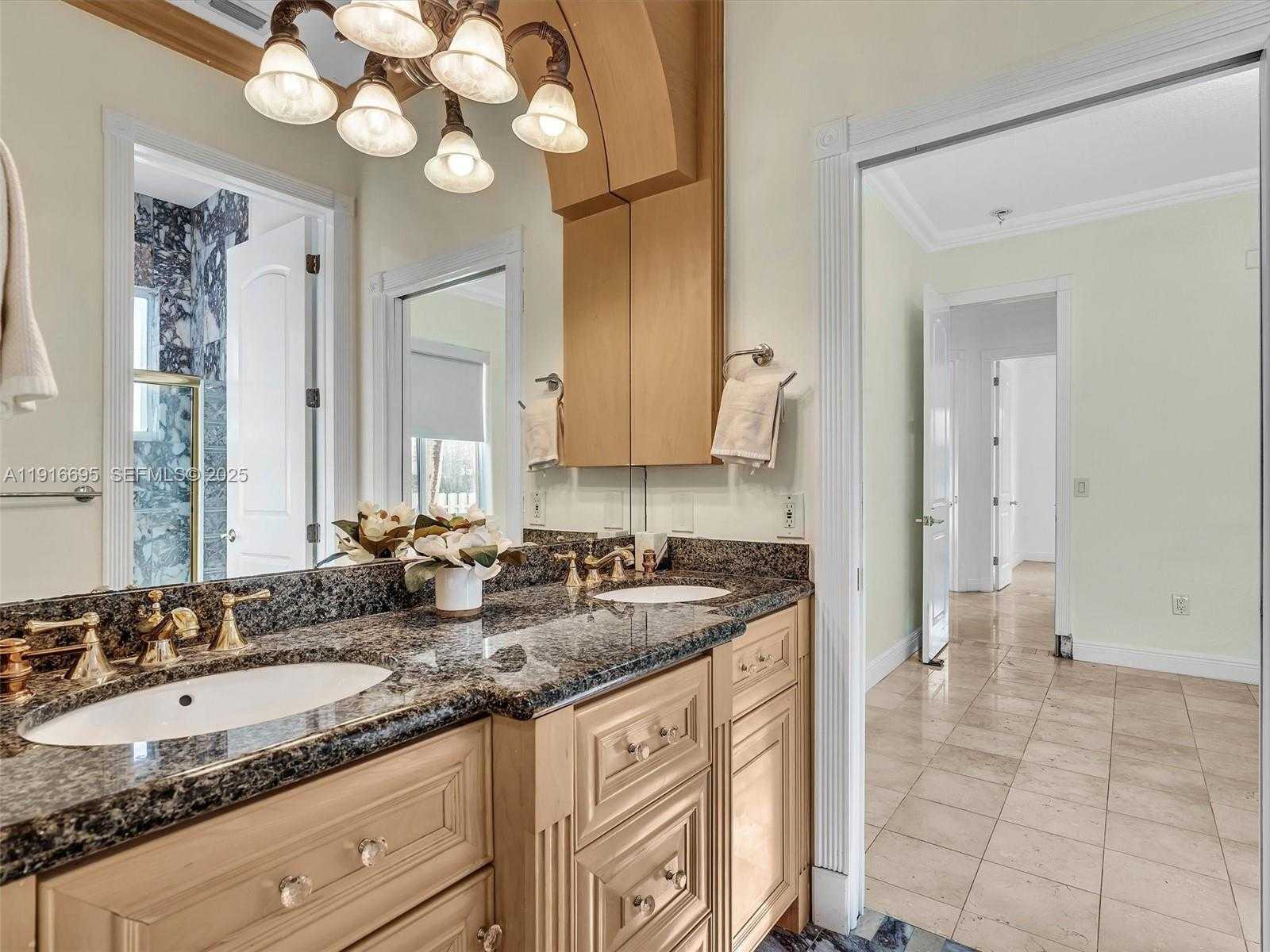 Small Image of 922 WASHINGTON ST, Hollywood Number 40