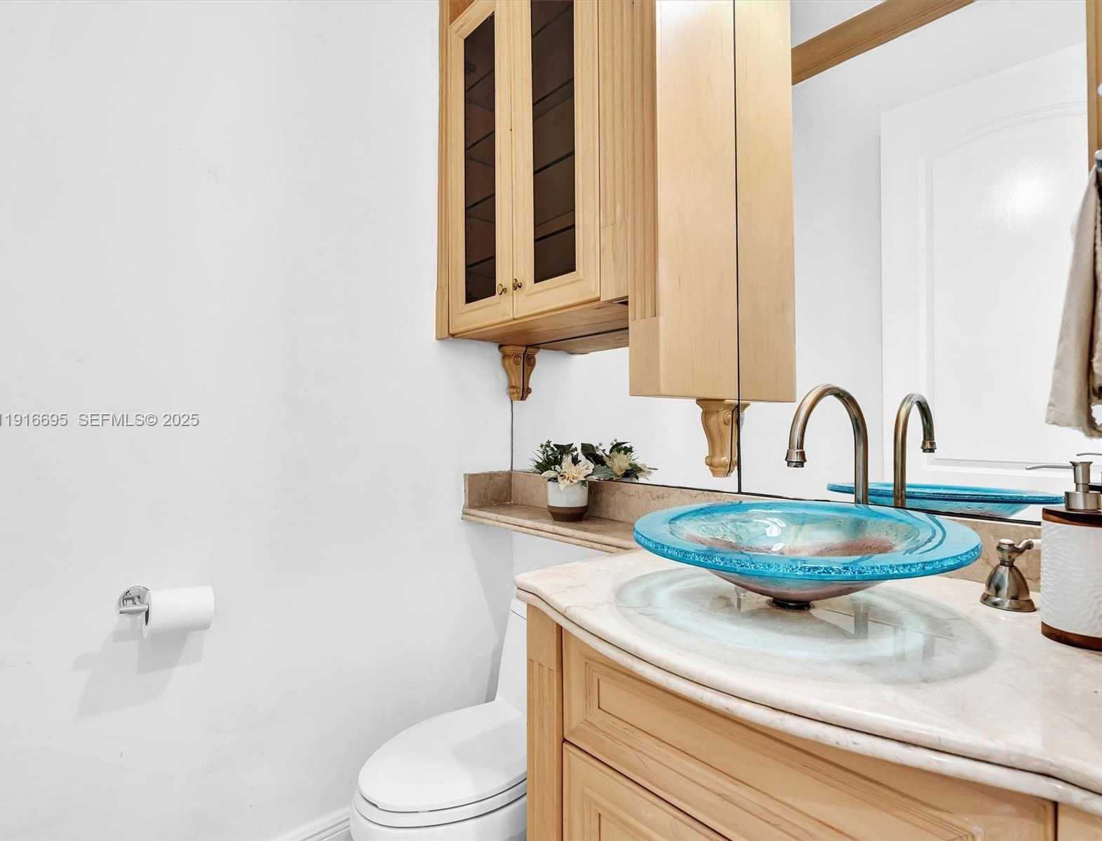 Small Image of 922 WASHINGTON ST, Hollywood Number 41