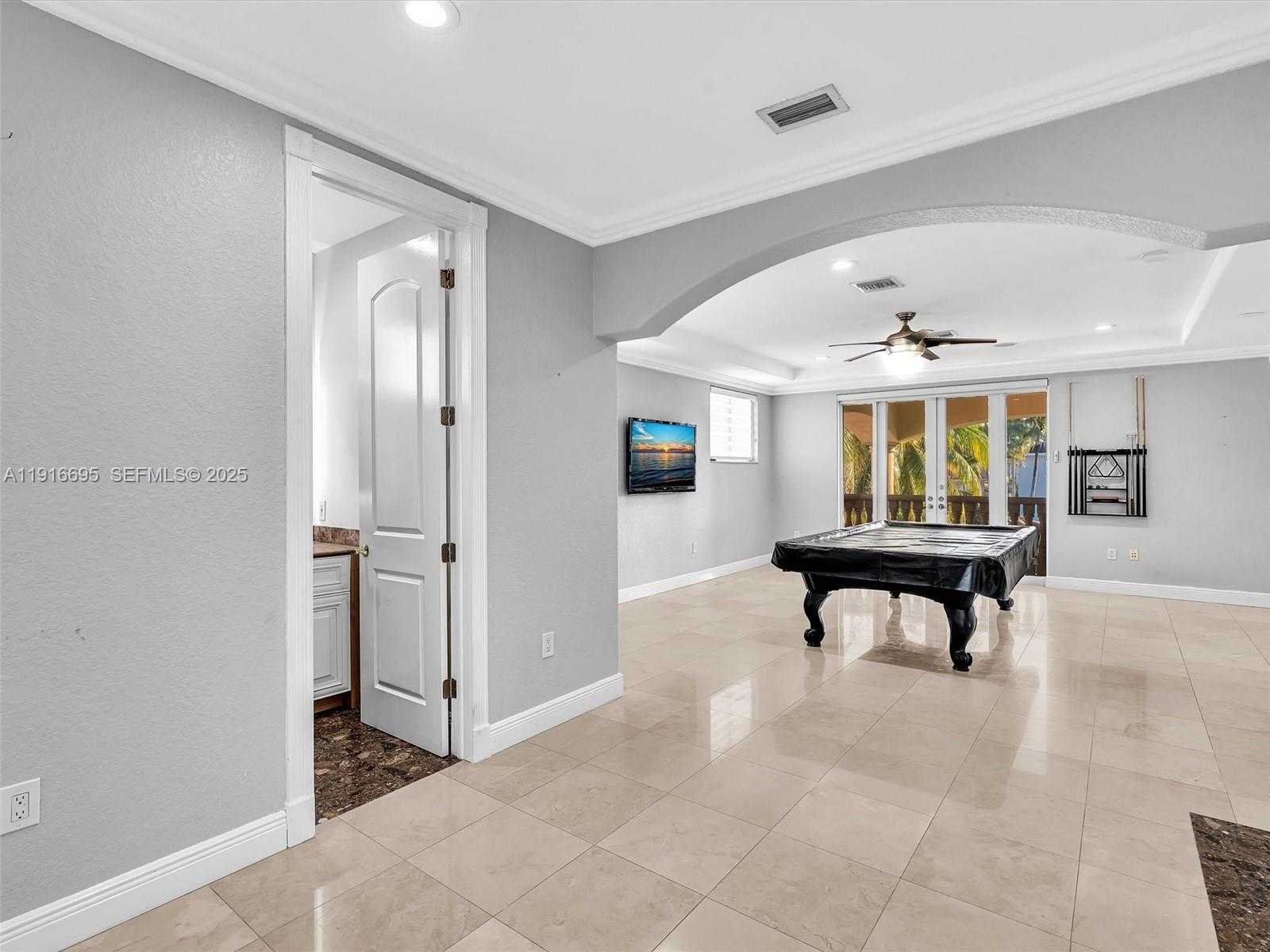 Small Image of 922 WASHINGTON ST, Hollywood Number 58