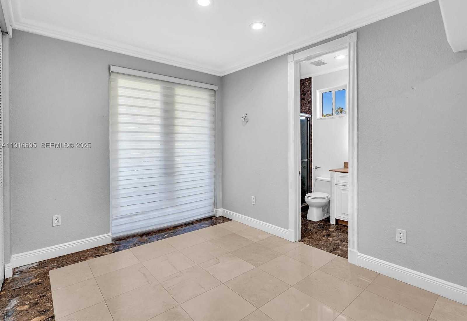 Small Image of 922 WASHINGTON ST, Hollywood Number 59