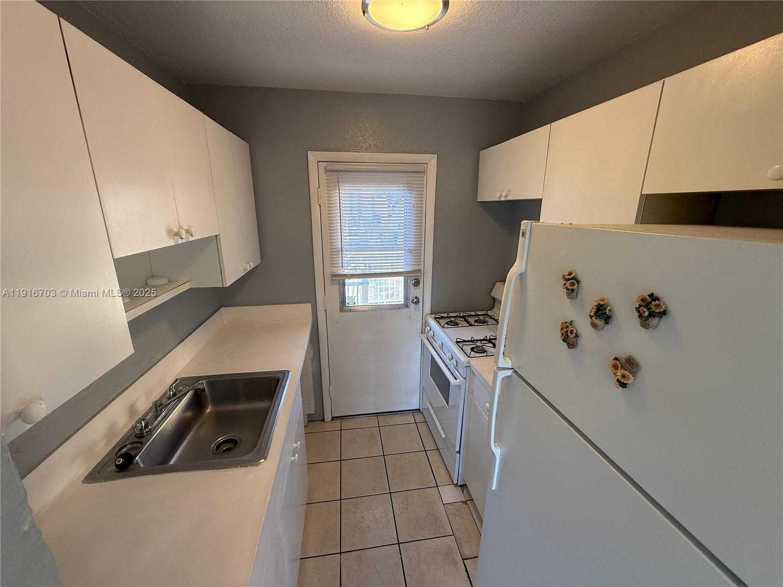 Small Image of 1255 WEST 49TH PL #B201, Hialeah Number 10