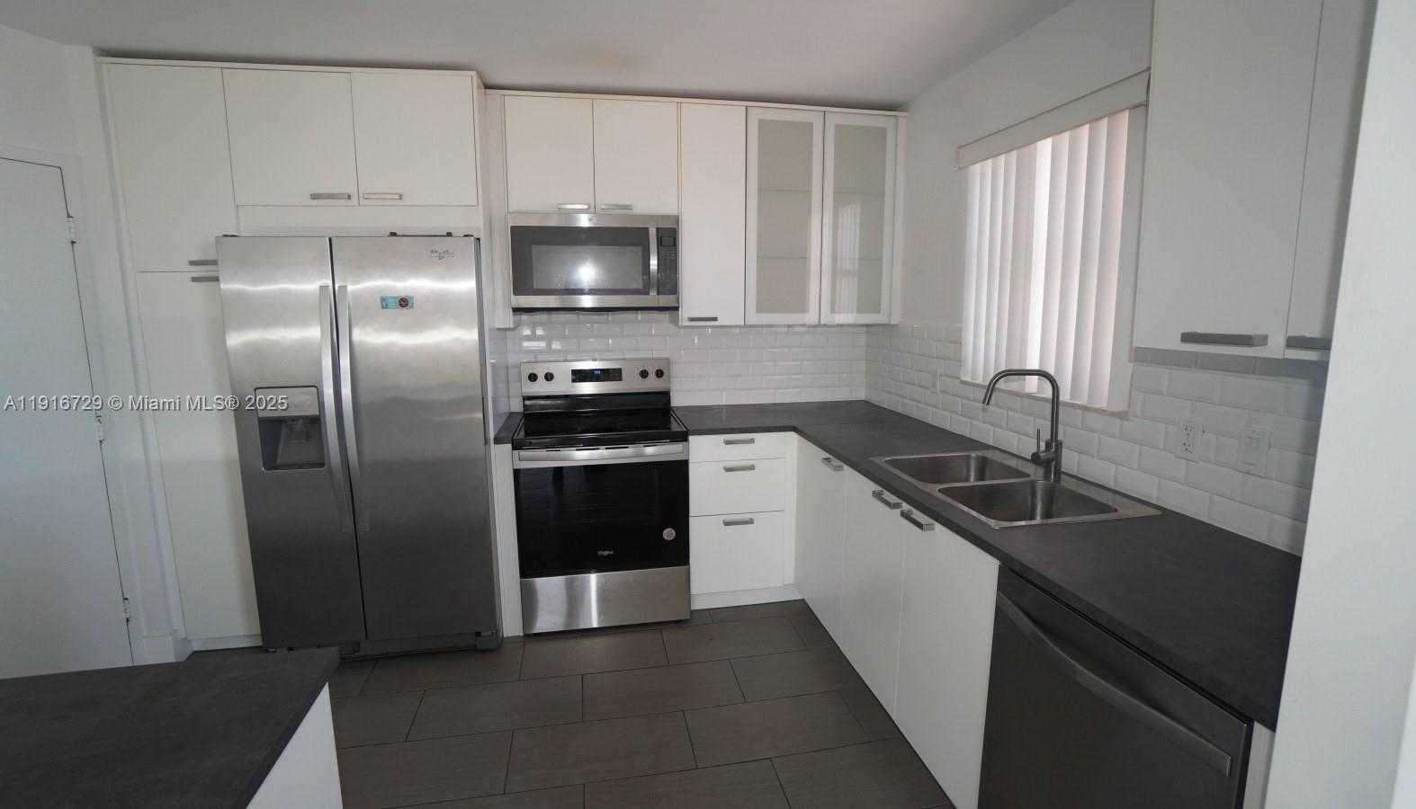 Small Image of 1351 NORTH EAST MIAMI GARDENS DR #915E, Miami Number 3