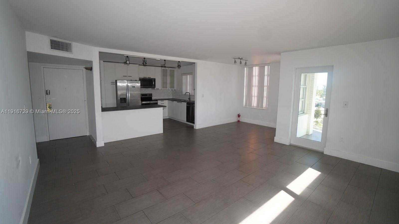 Small Image of 1351 NORTH EAST MIAMI GARDENS DR #915E, Miami Number 6