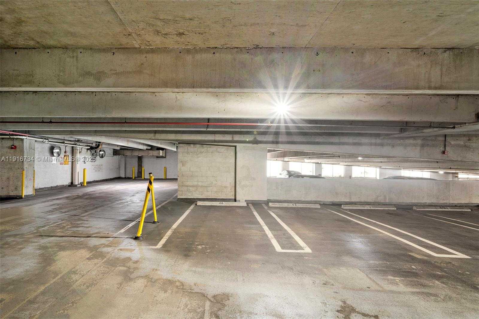 Small Image of 950 BRICKELL BAY DR #200, Miami Number 28