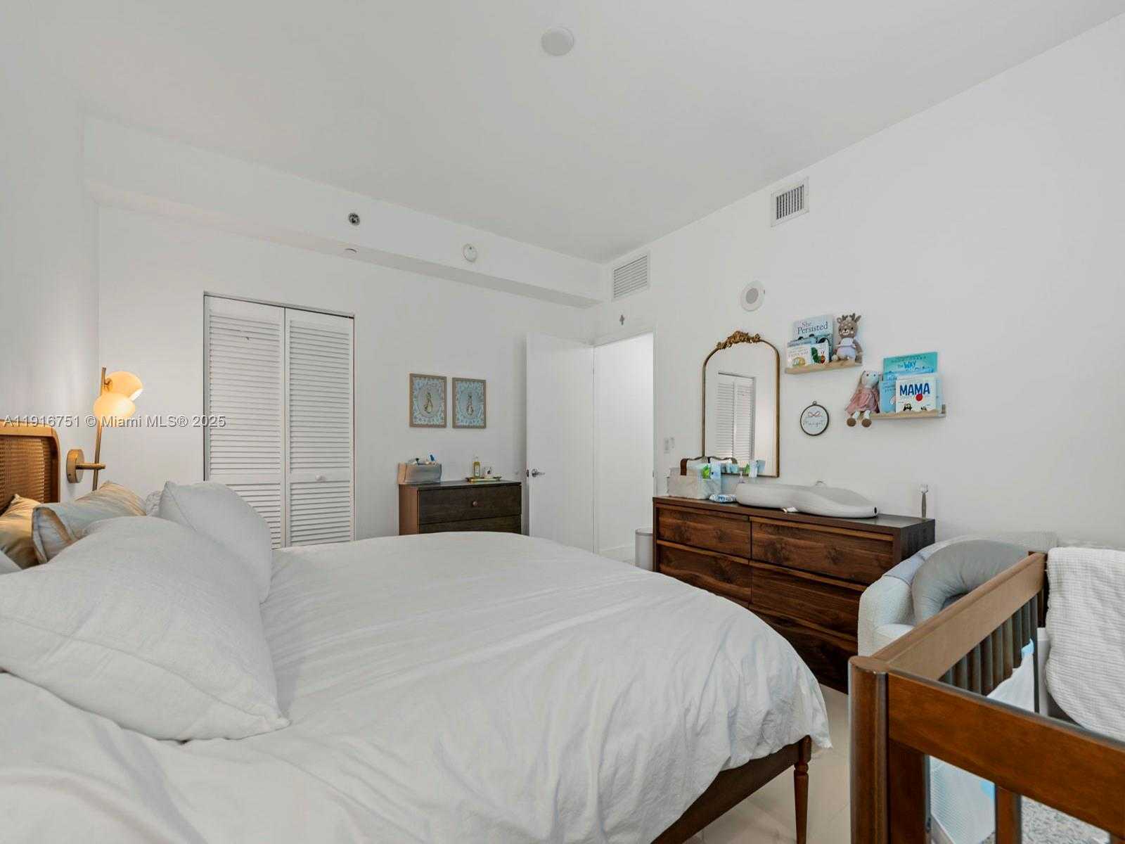 Small Image of 950 BRICKELL BAY DR #1103, Miami Number 10