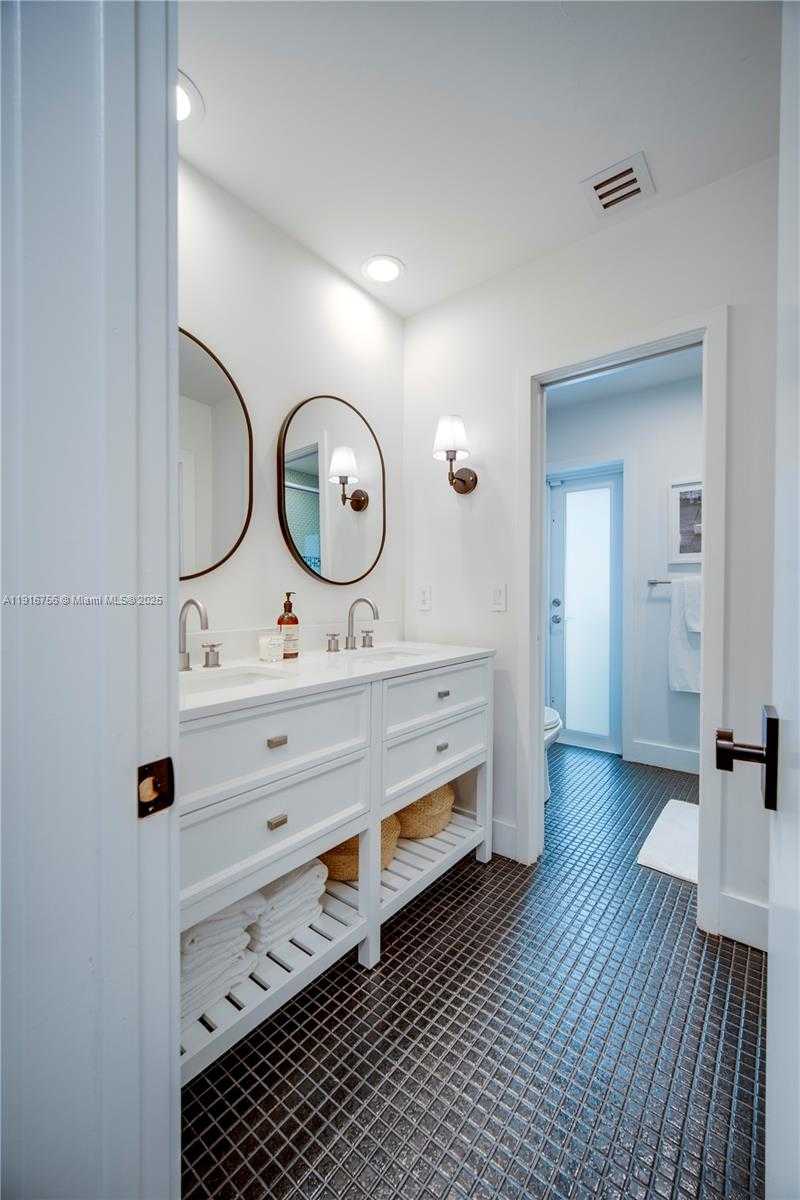 Small Image of 11905 SOUTH WEST 67TH AVE, Pinecrest Number 24