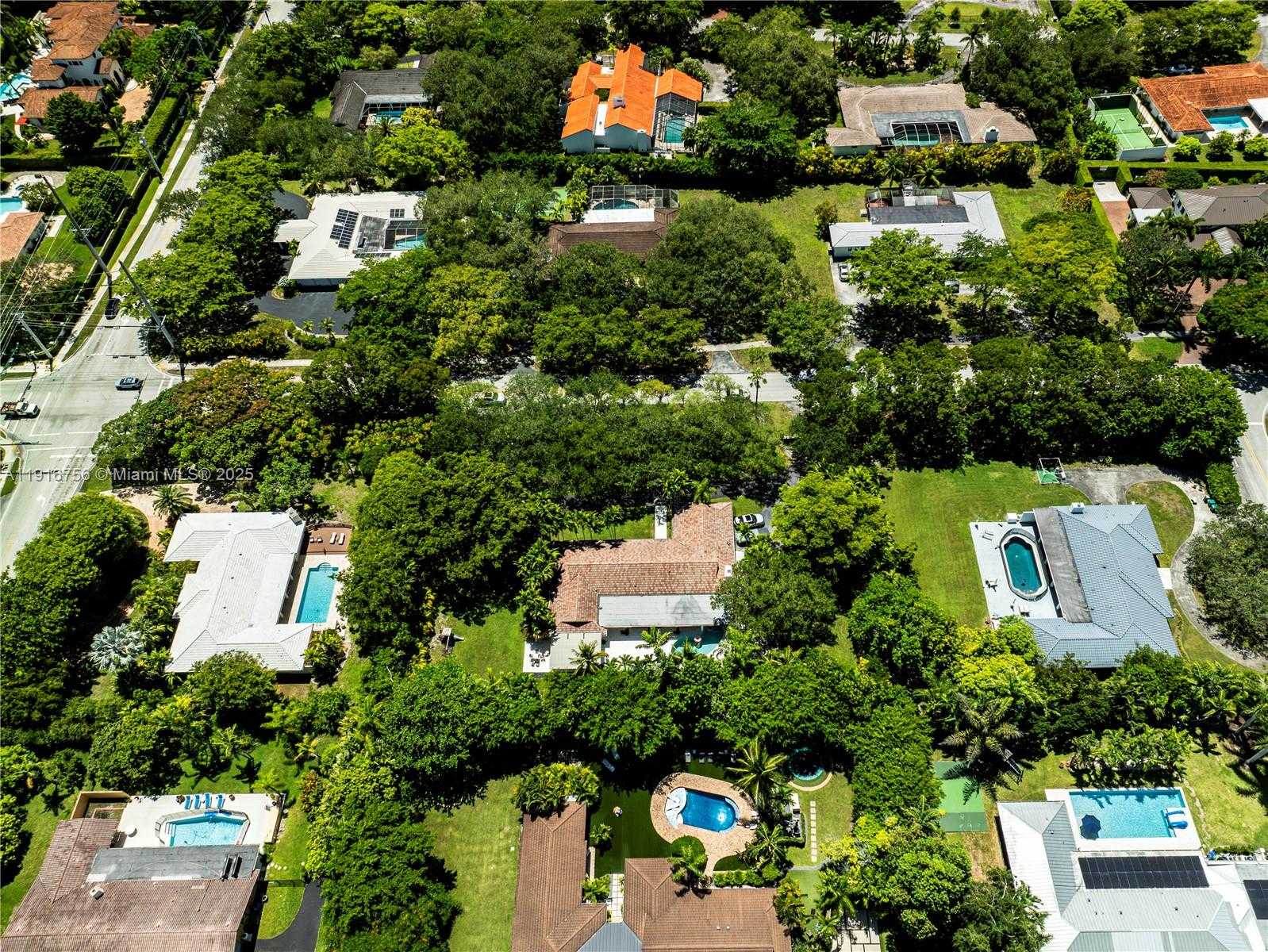 Small Image of 11905 SOUTH WEST 67TH AVE, Pinecrest Number 36