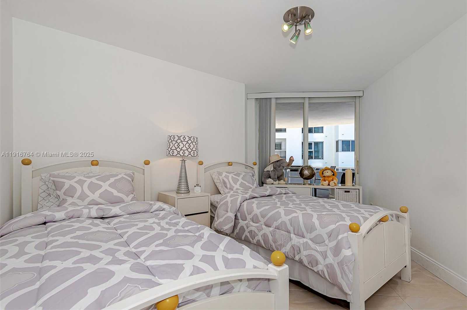 Small Image of 6301 COLLINS AVE #805, Miami Beach Number 14