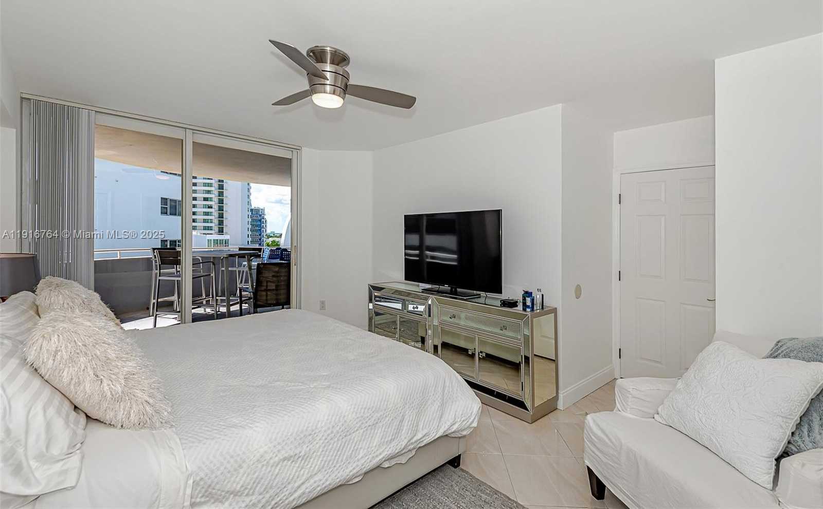 Small Image of 6301 COLLINS AVE #805, Miami Beach Number 19