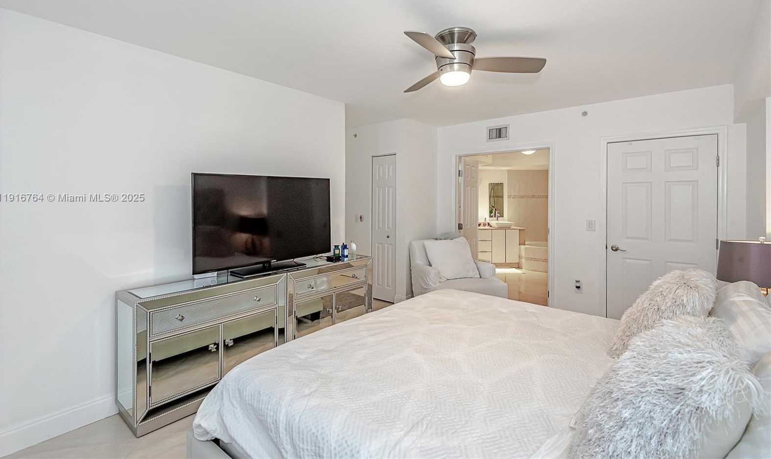 Small Image of 6301 COLLINS AVE #805, Miami Beach Number 20