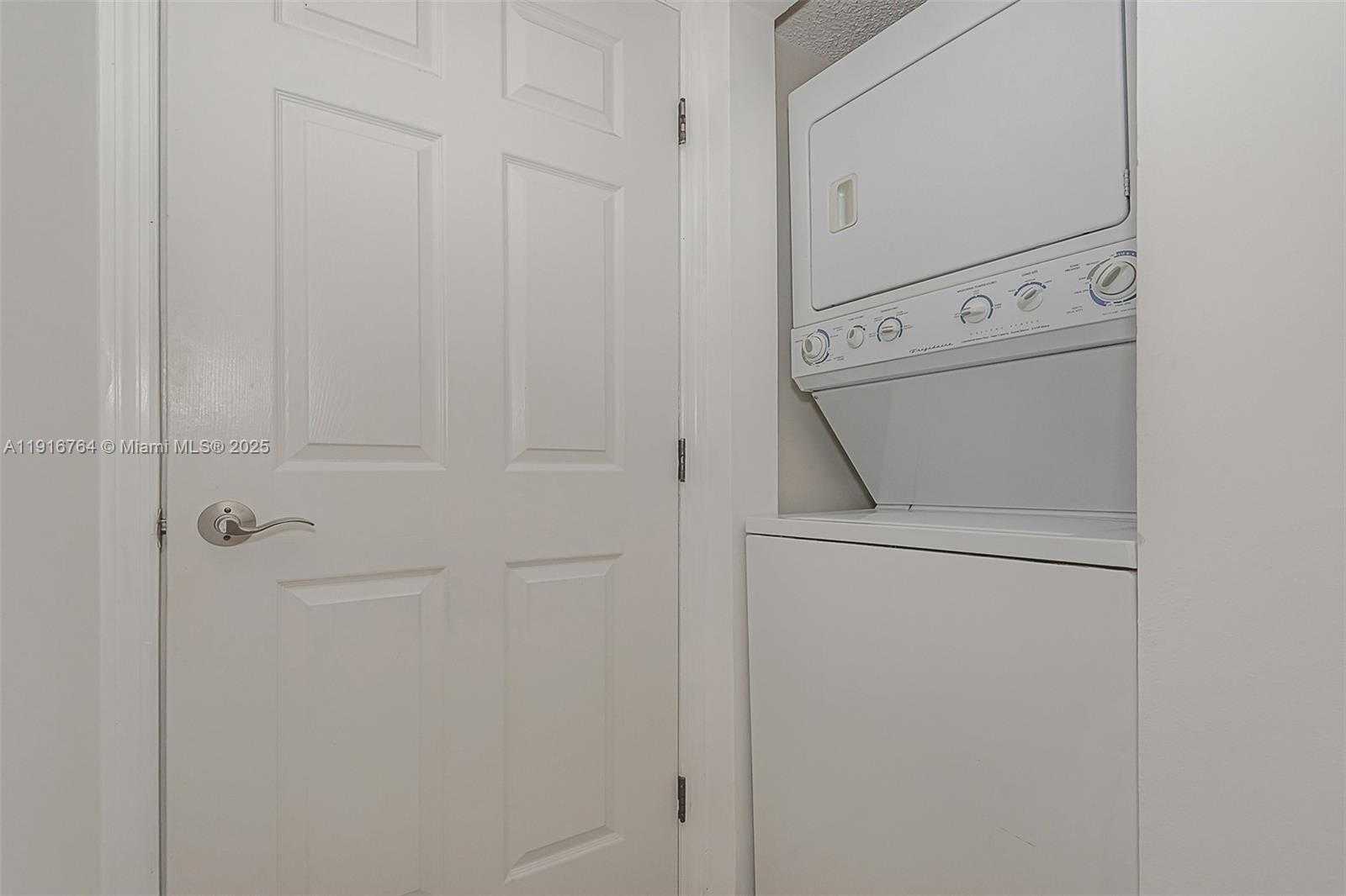 Small Image of 6301 COLLINS AVE #805, Miami Beach Number 23