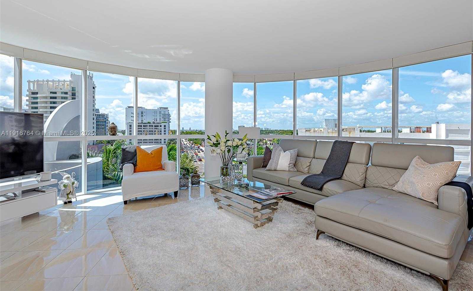 Small Image of 6301 COLLINS AVE #805, Miami Beach Number 3