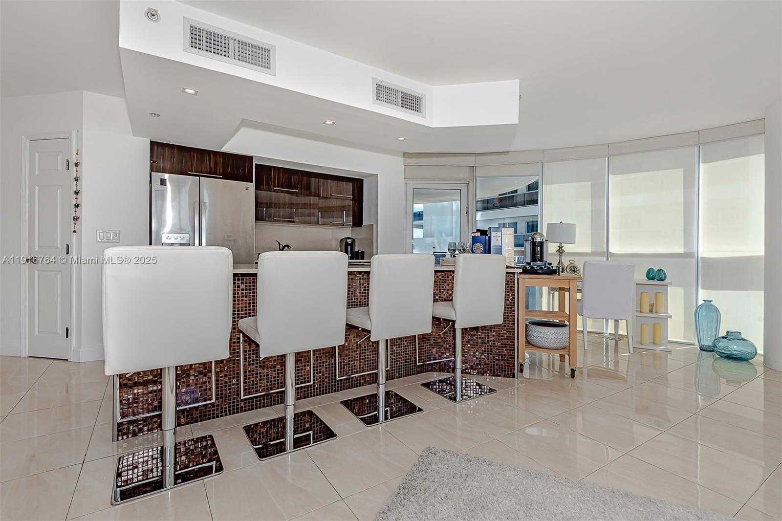 Small Image of 6301 COLLINS AVE #805, Miami Beach Number 8