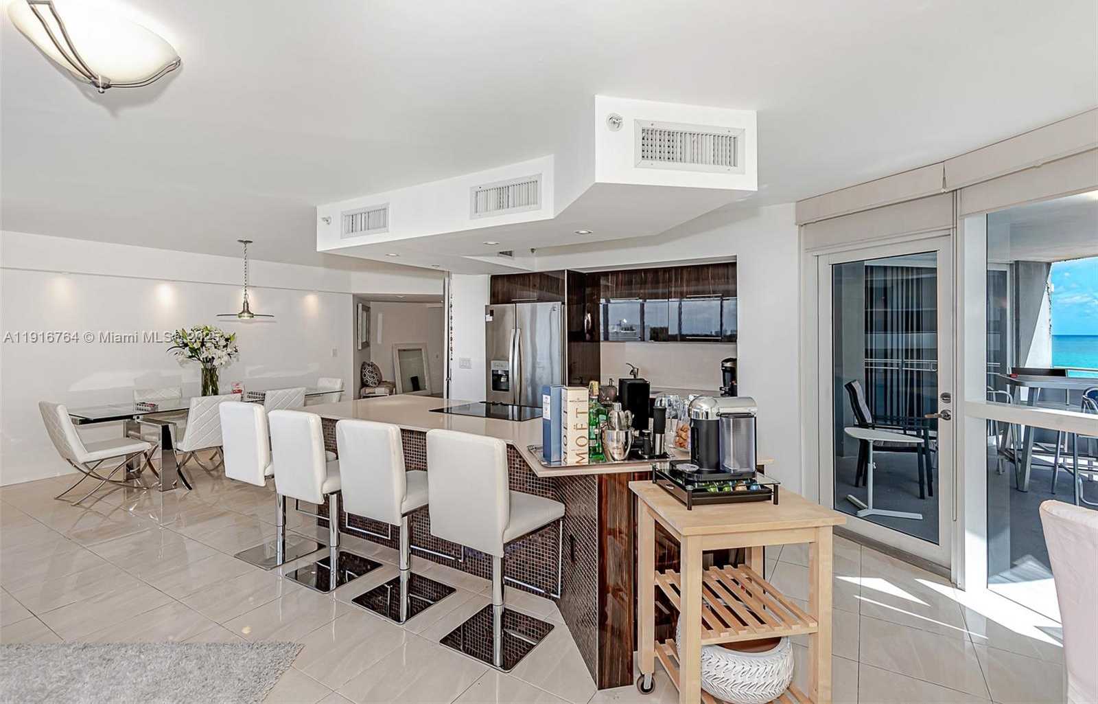 Small Image of 6301 COLLINS AVE #805, Miami Beach Number 9