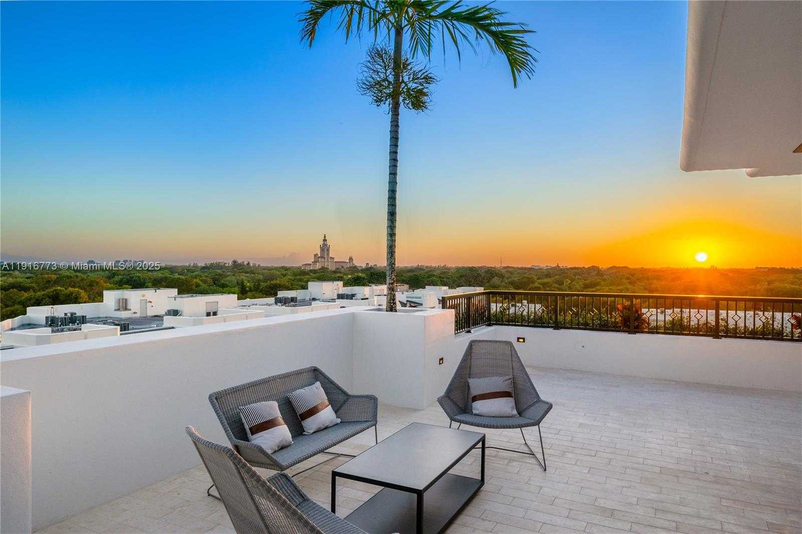 Small Image of 701 VALENCIA AVE #704, Coral Gables Number 15