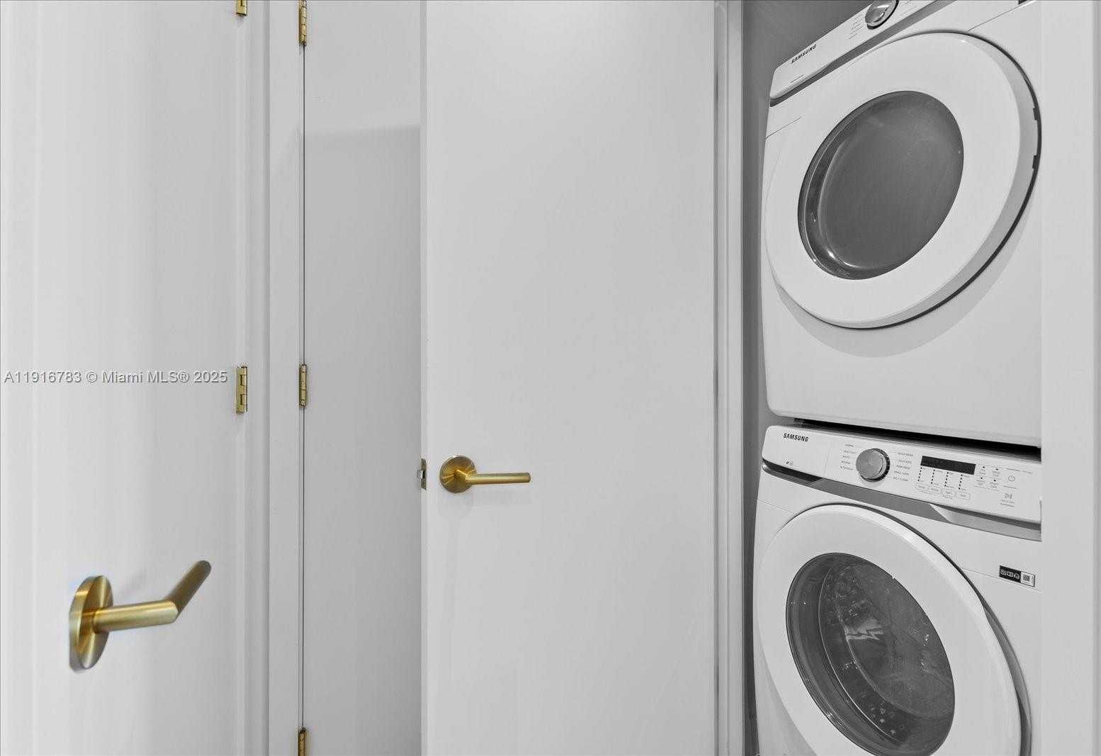 Small Image of 2678 TIGERTAIL AVE #1605, Miami Number 17