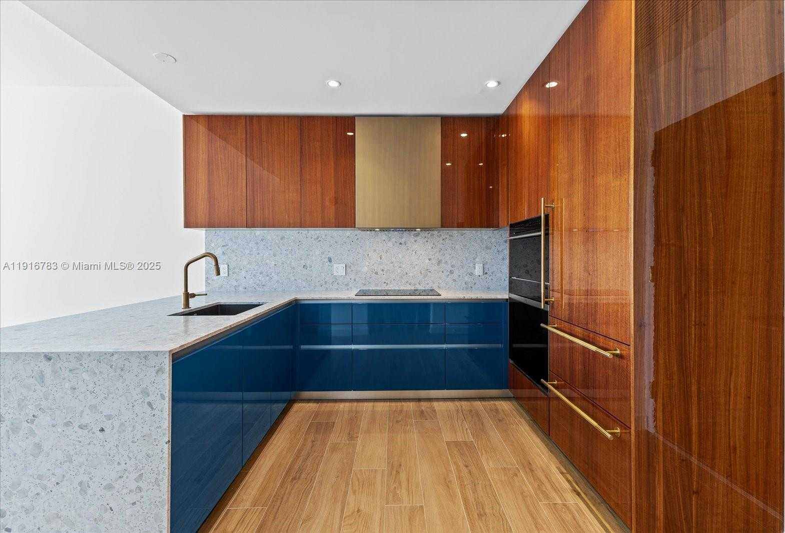 Small Image of 2678 TIGERTAIL AVE #1605, Miami Number 4